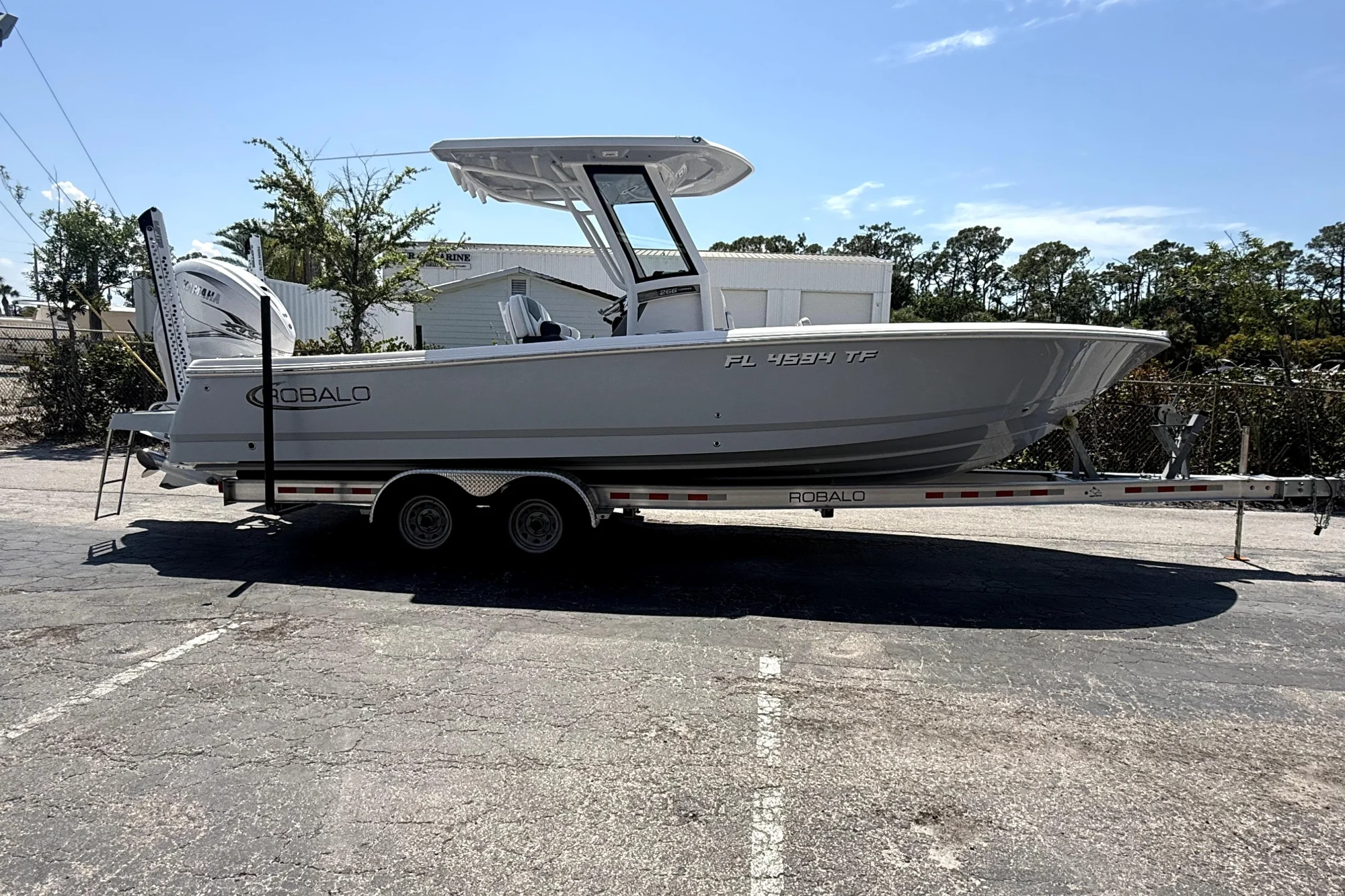 2022 Robalo 266 Cayman - Main Image