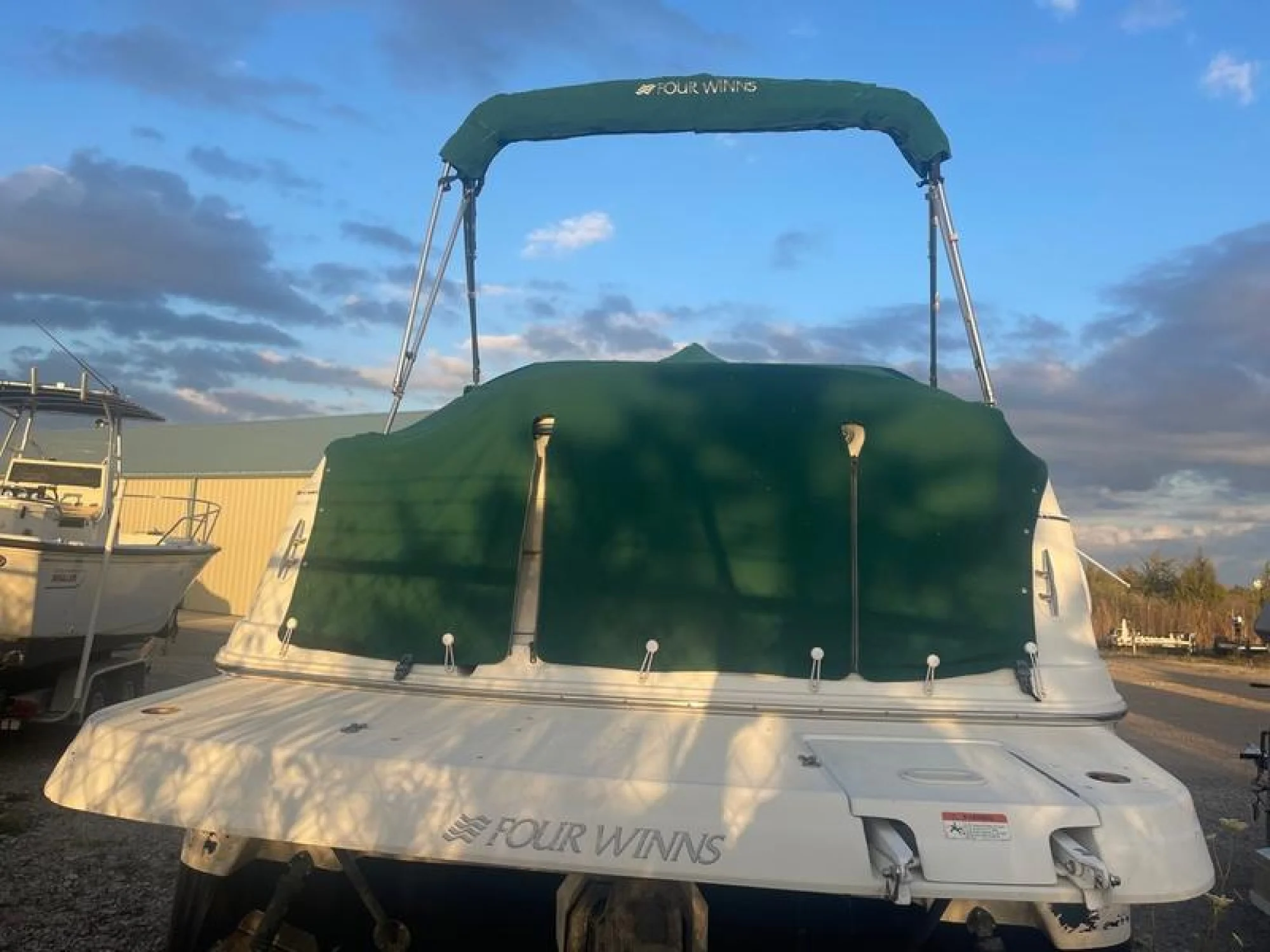 2005 Four Winns 248 Vista - Image 4