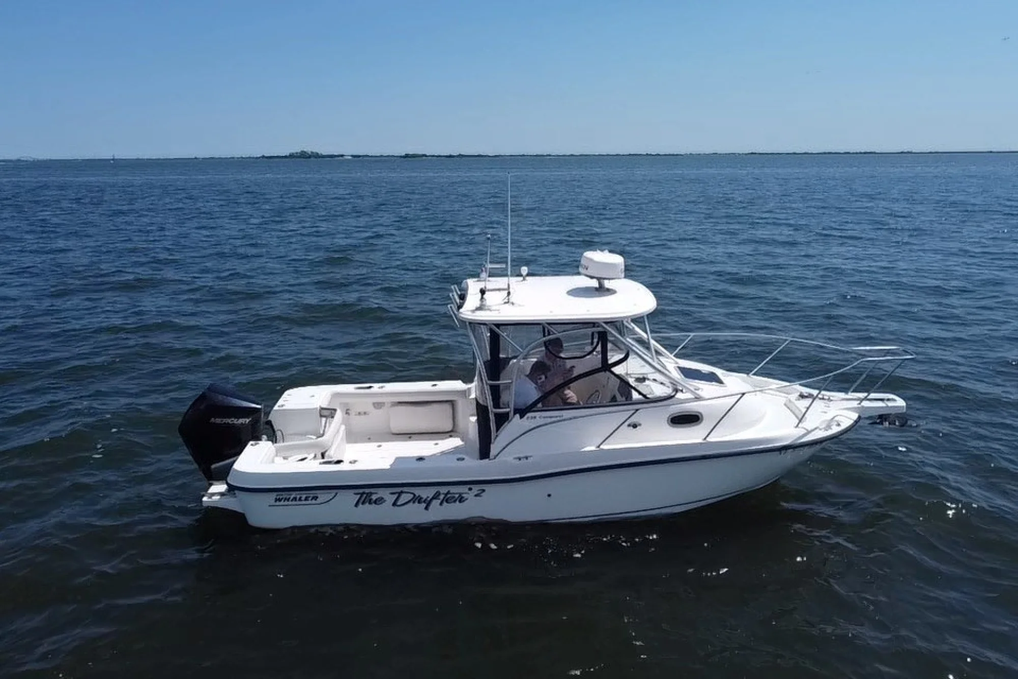 2005 Boston Whaler 235 Conquest - Image 4