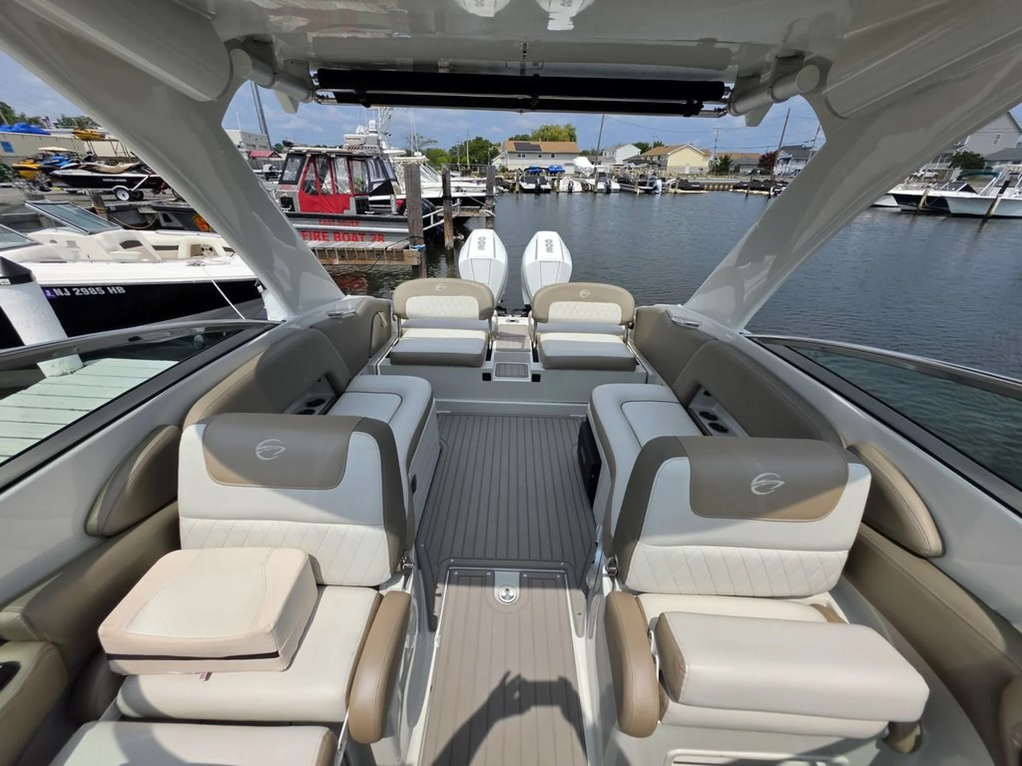 2023 Crownline E305 XS - Image 5