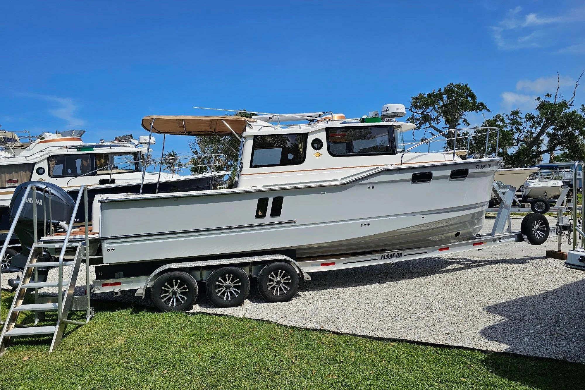 2023 Ranger Tugs R-27 - Image 2