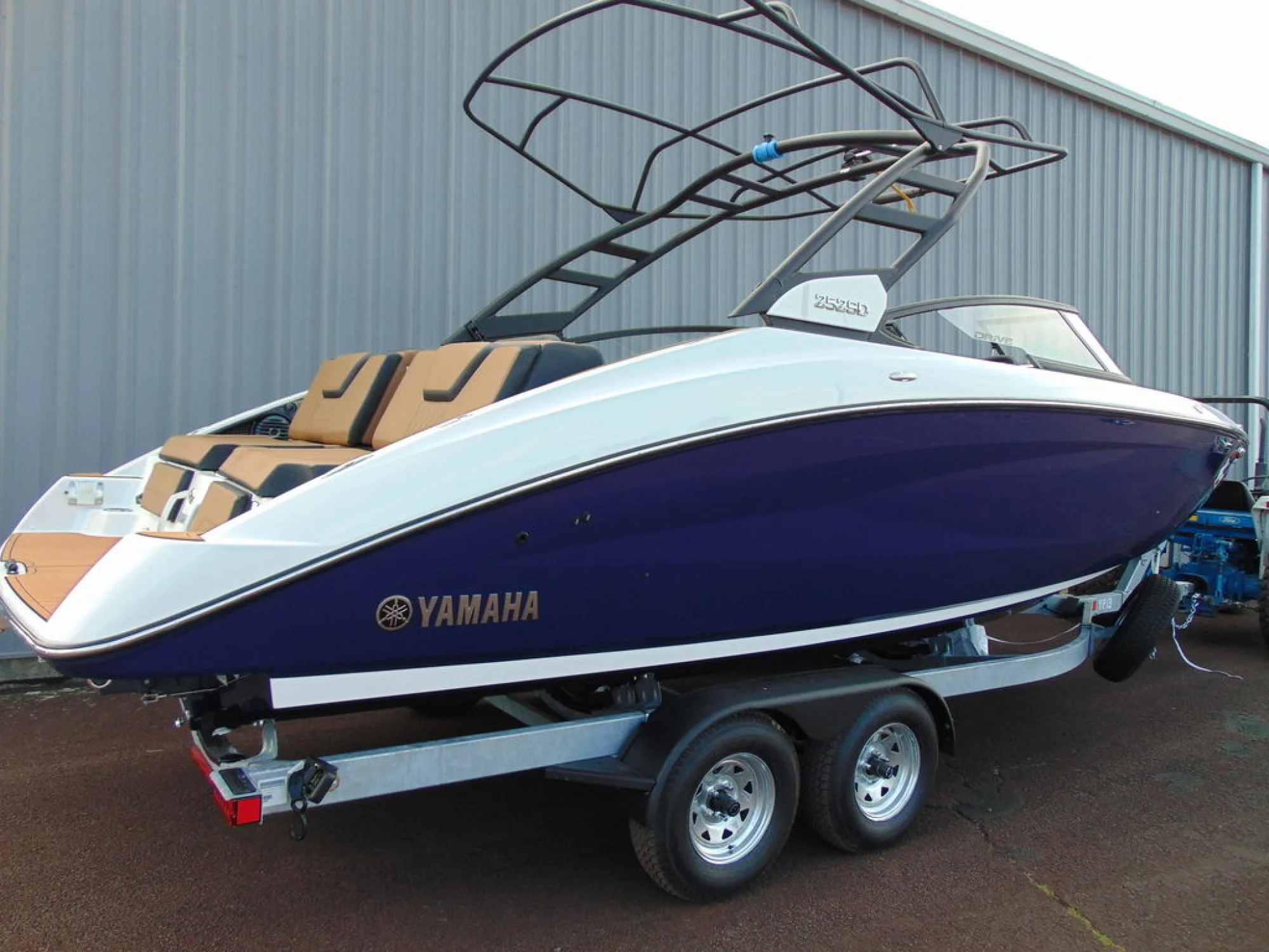 Yamaha Marine 252SD - Image 4