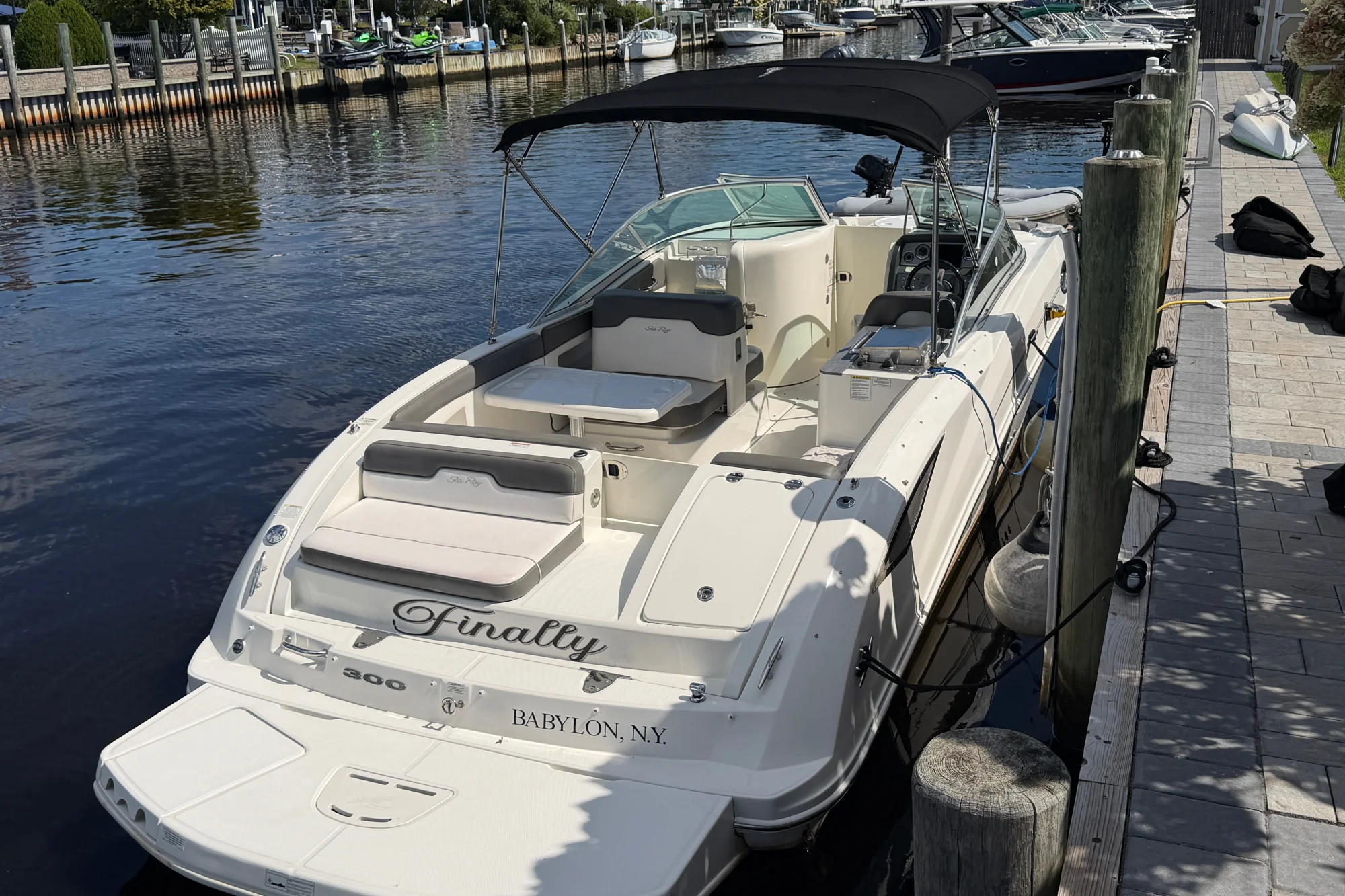 2012 Sea Ray 300 Sundeck