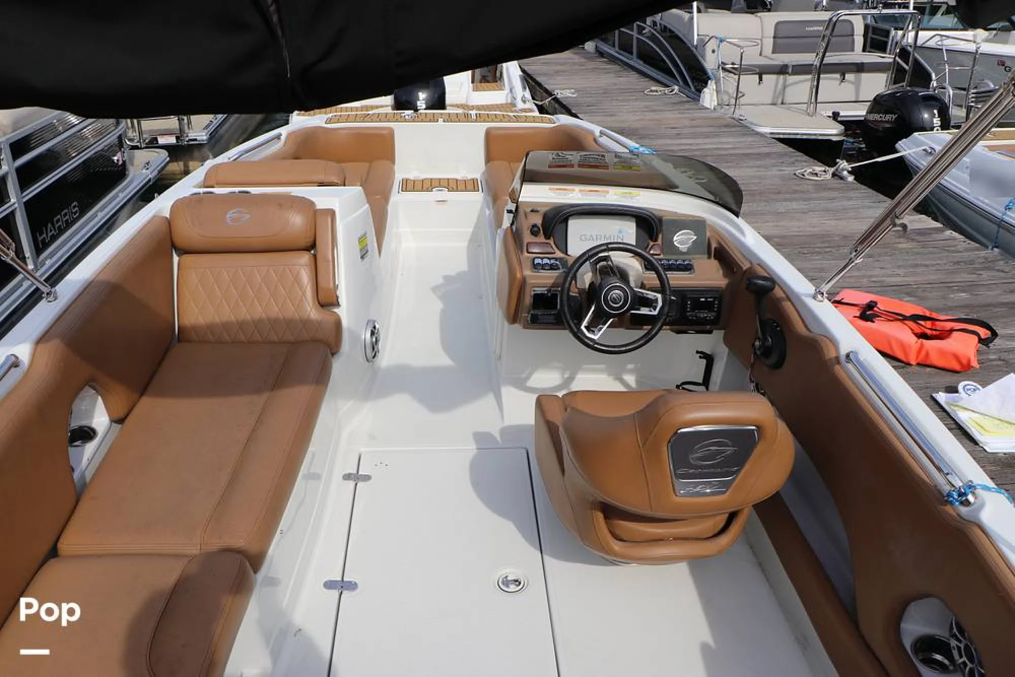 2023 Crownline E225 XS - Image 2