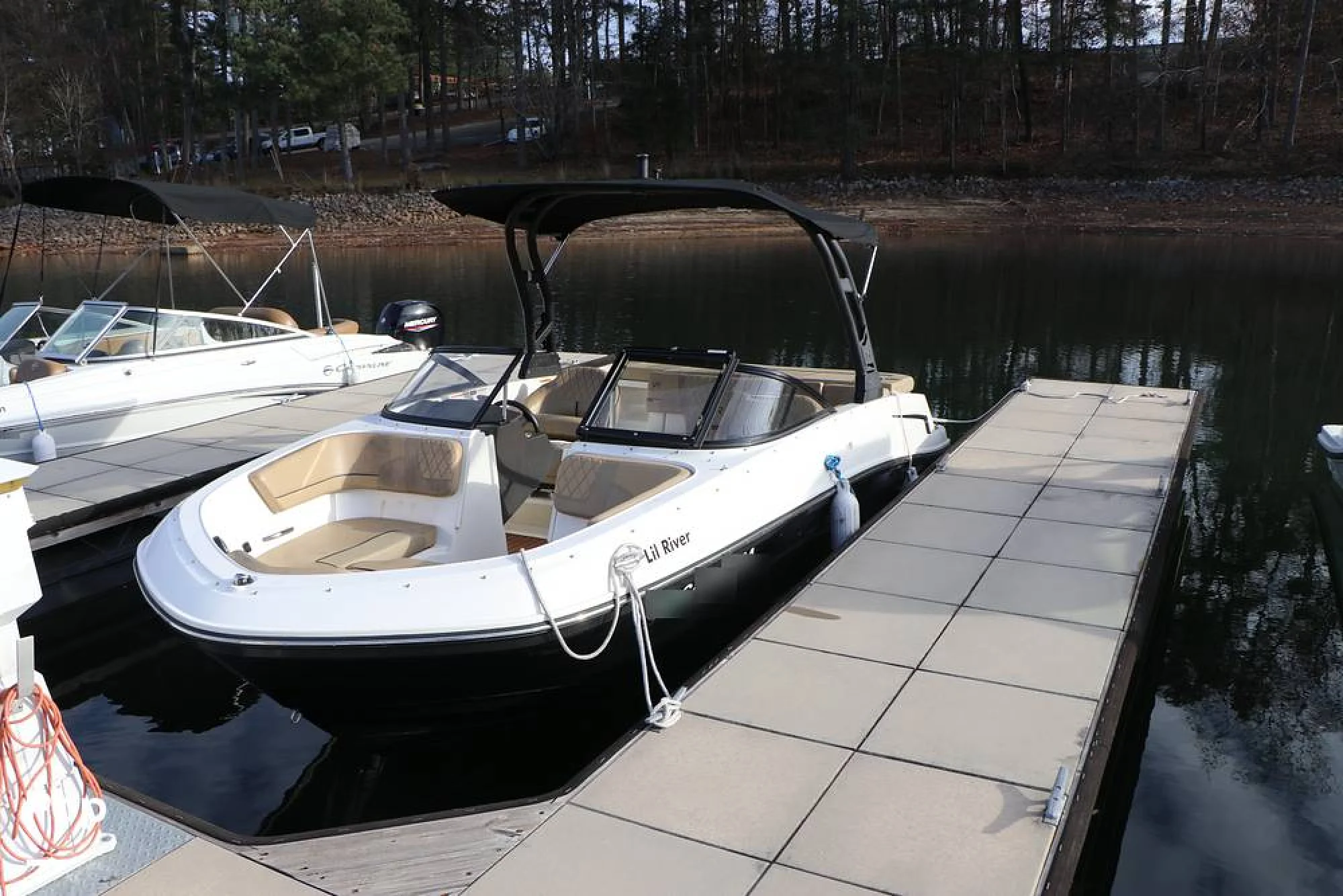 2023 Bayliner VR5 - Image 3