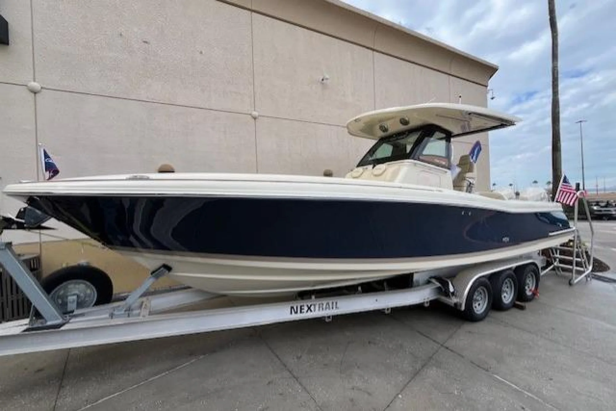 2026 Chris-Craft Catalina 31 - Main Image