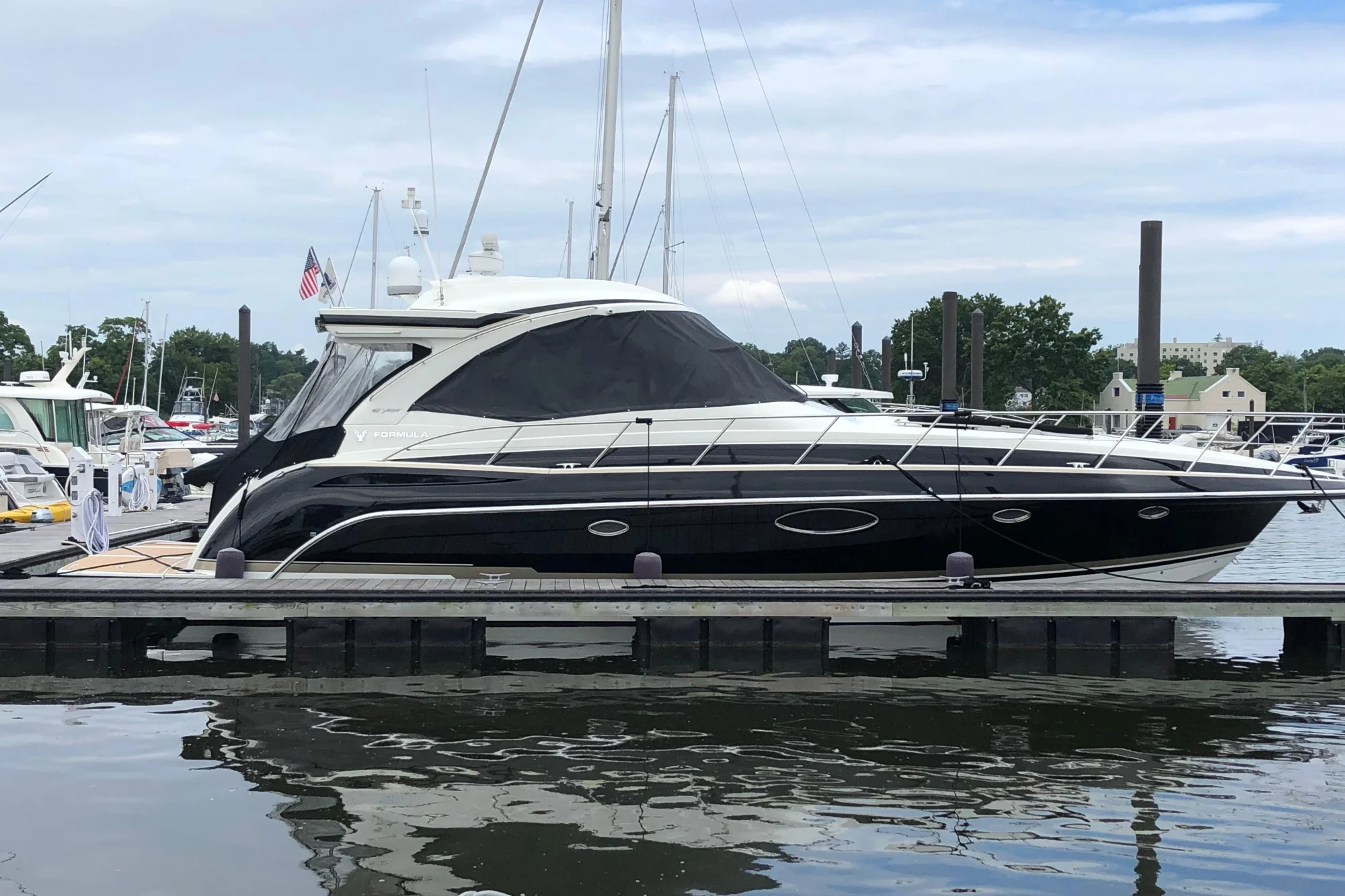 2017 Formula 45 Yacht - Image 3