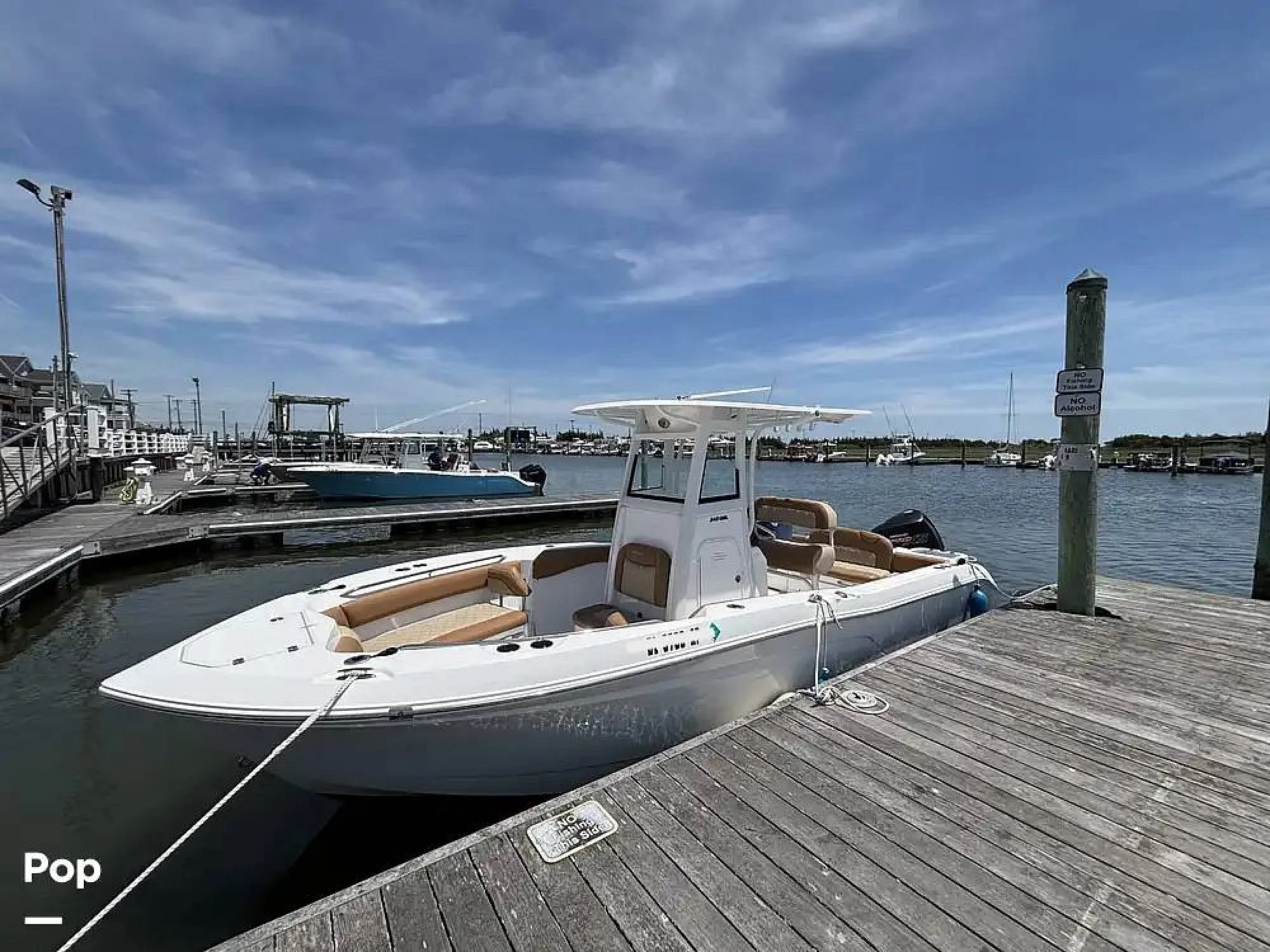 2025 NauticStar 242 0SL - Image 4