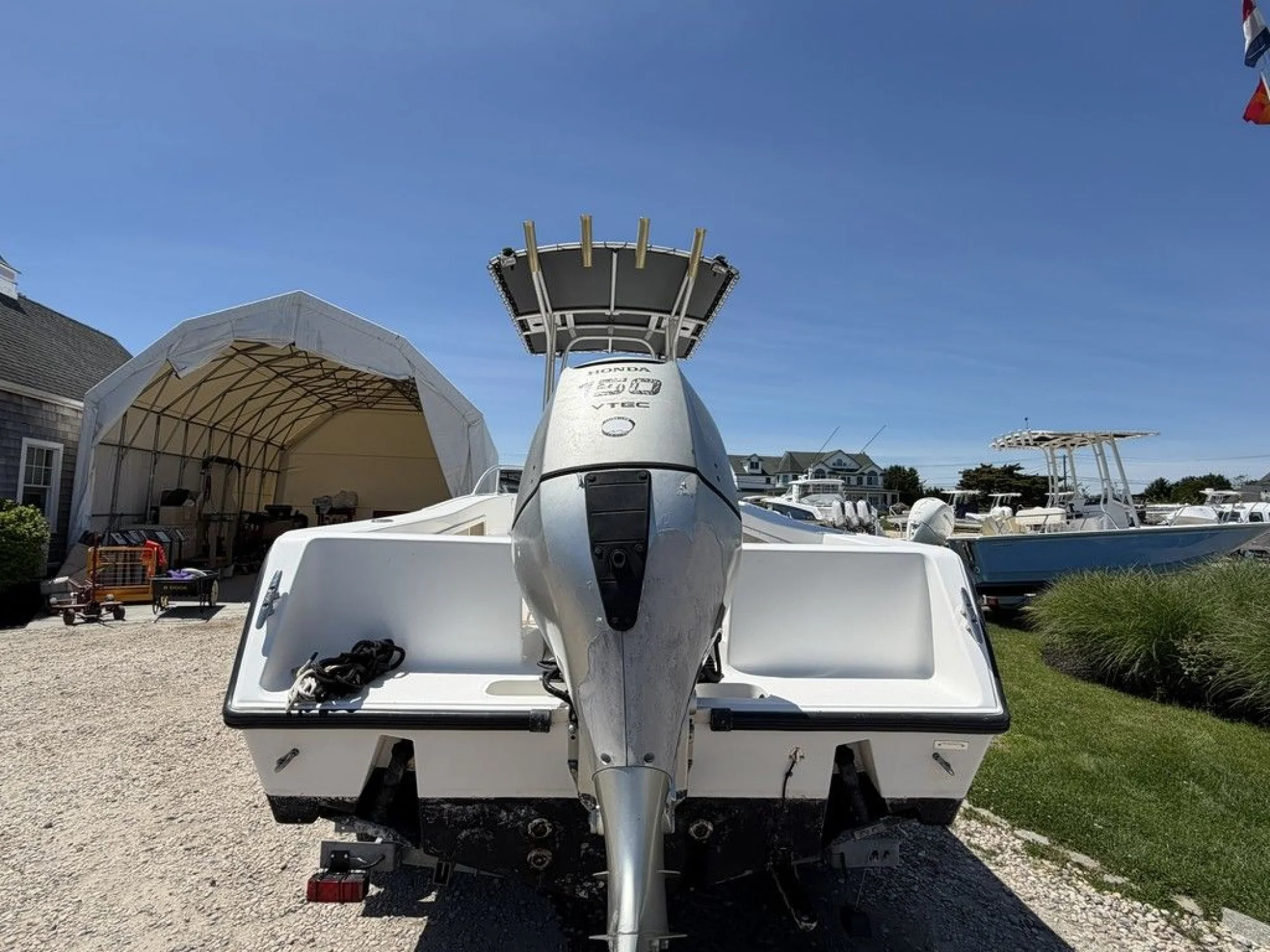 Mako 212 Center Console - Image 4