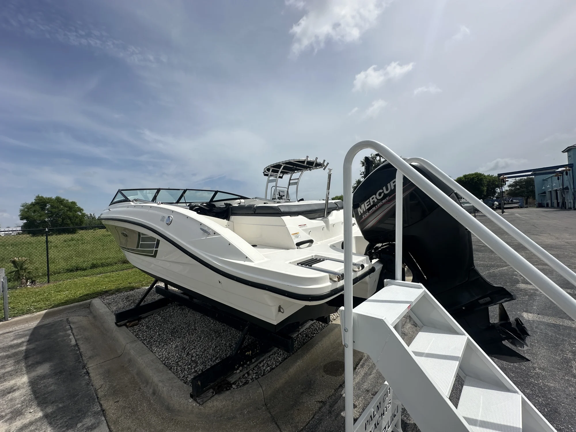 2015 Sea Ray 21 SPX OB - Image 5