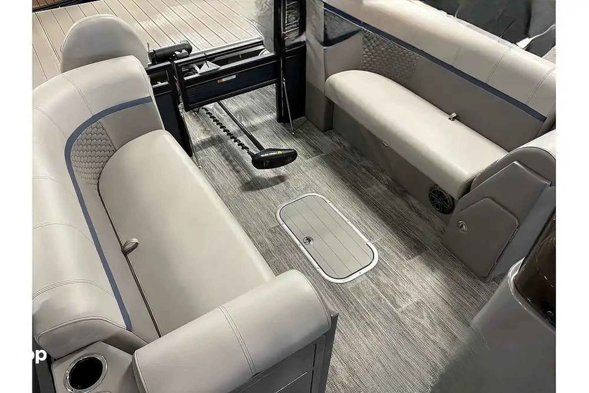 2023 Angler Qwest 8524 PRO TROLL - Image 4