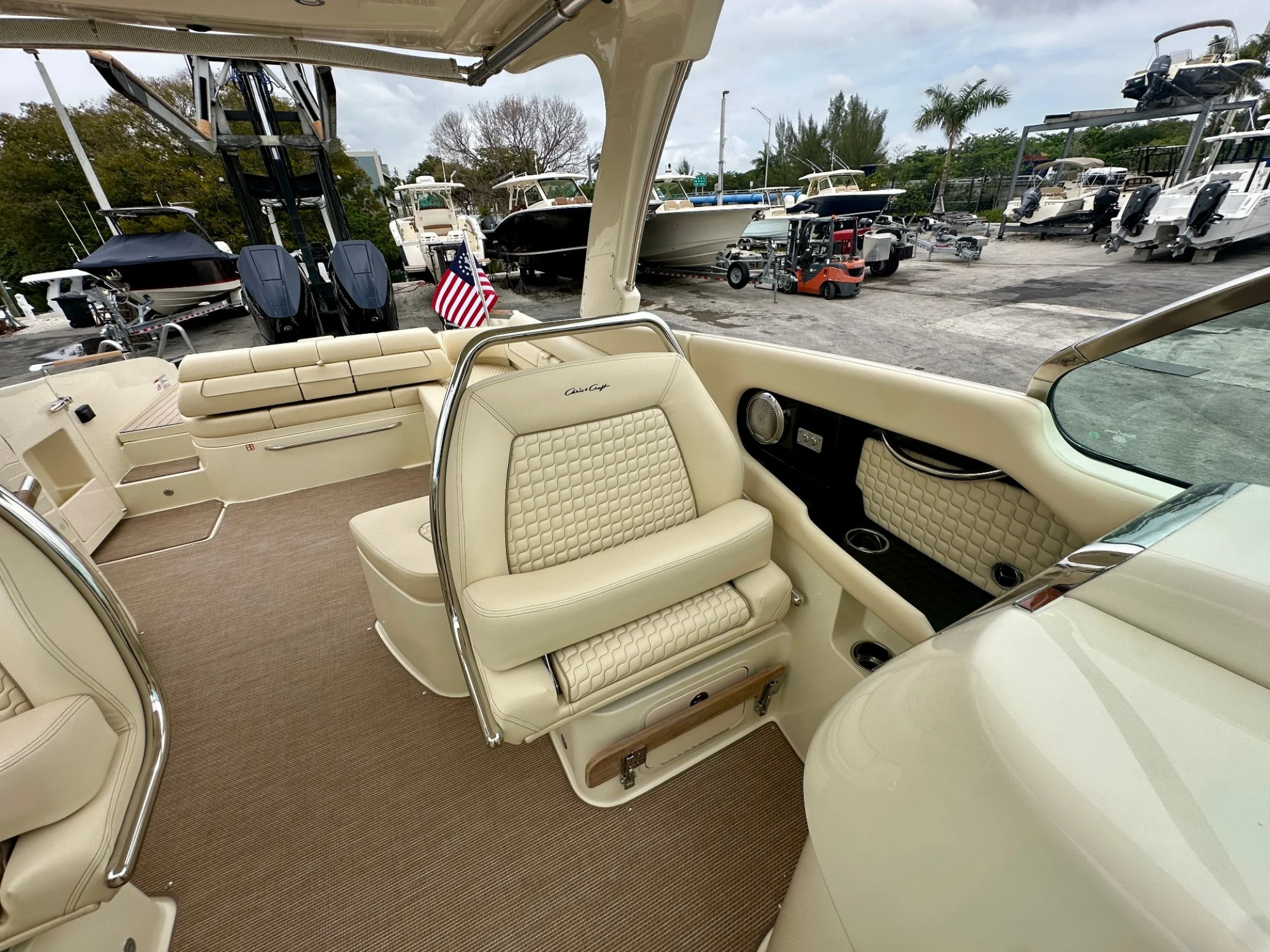 2025 Chris Craft Launch GT 35 - Image 3