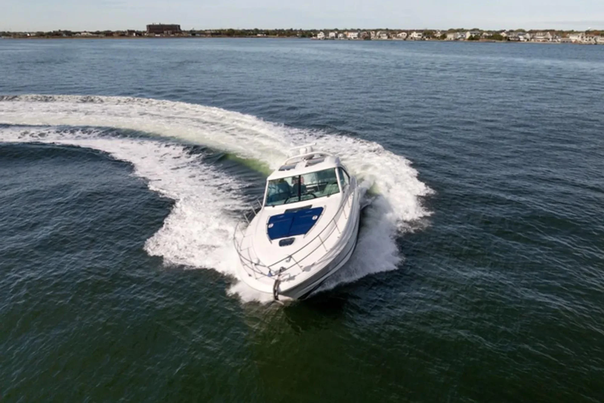 2010 Sea Ray 500 Sundancer - Image 4