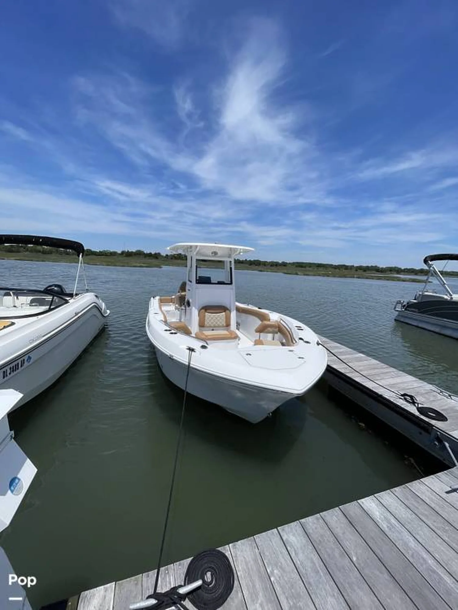 2025 NauticStar 2420 SL - Image 2