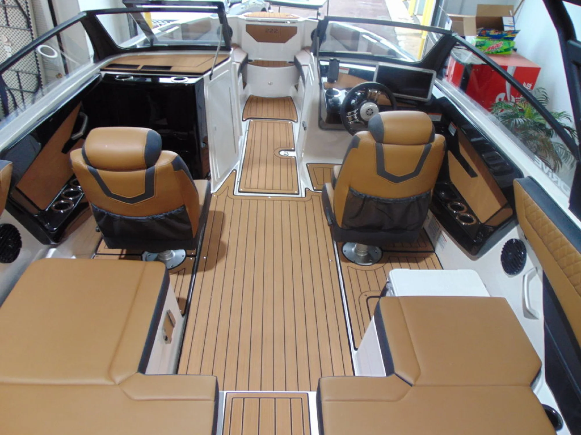 Yamaha Boats 222SD - Image 5