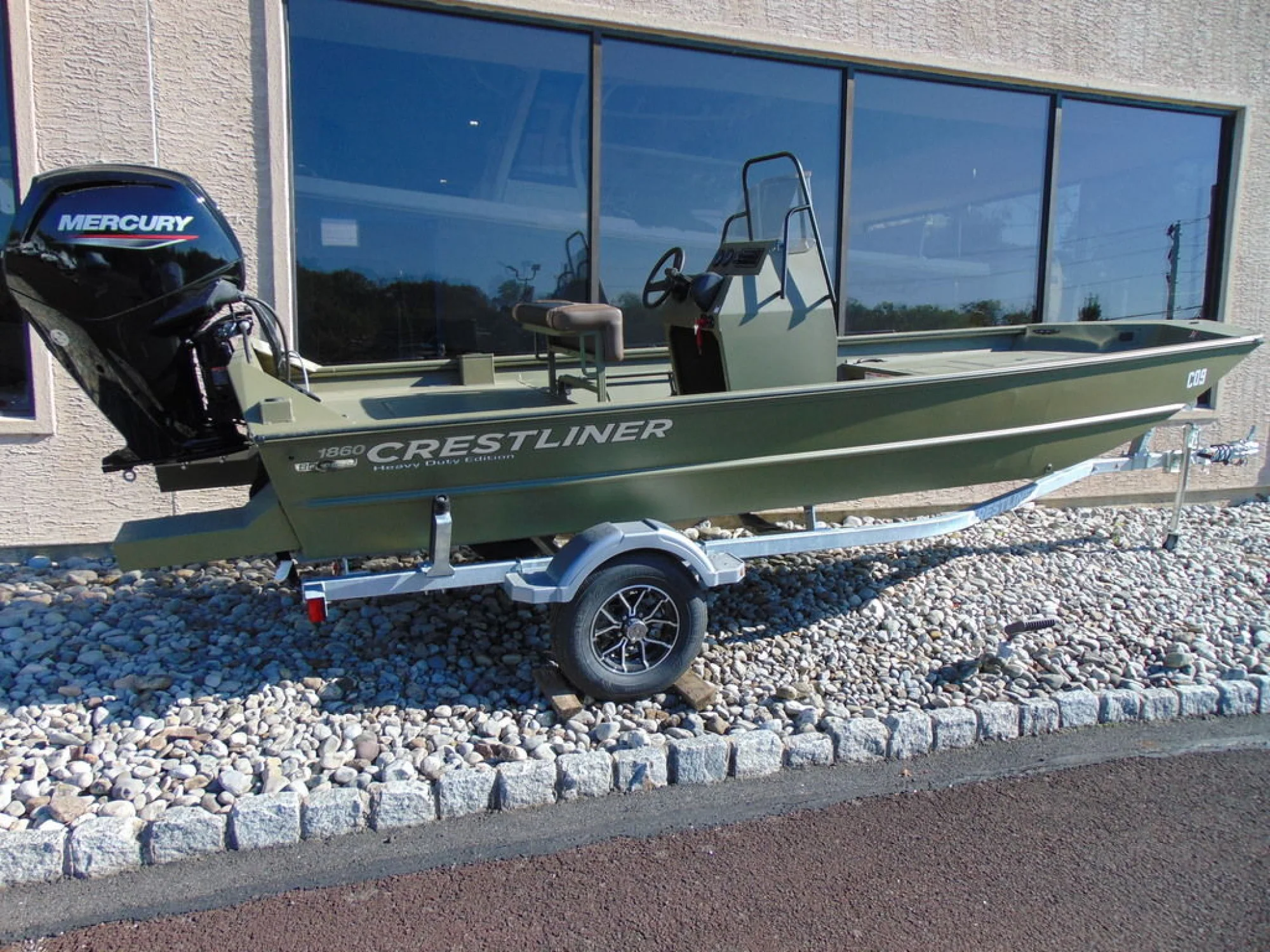 Crestliner 1860 Retriever CC Tunnel - Main Image