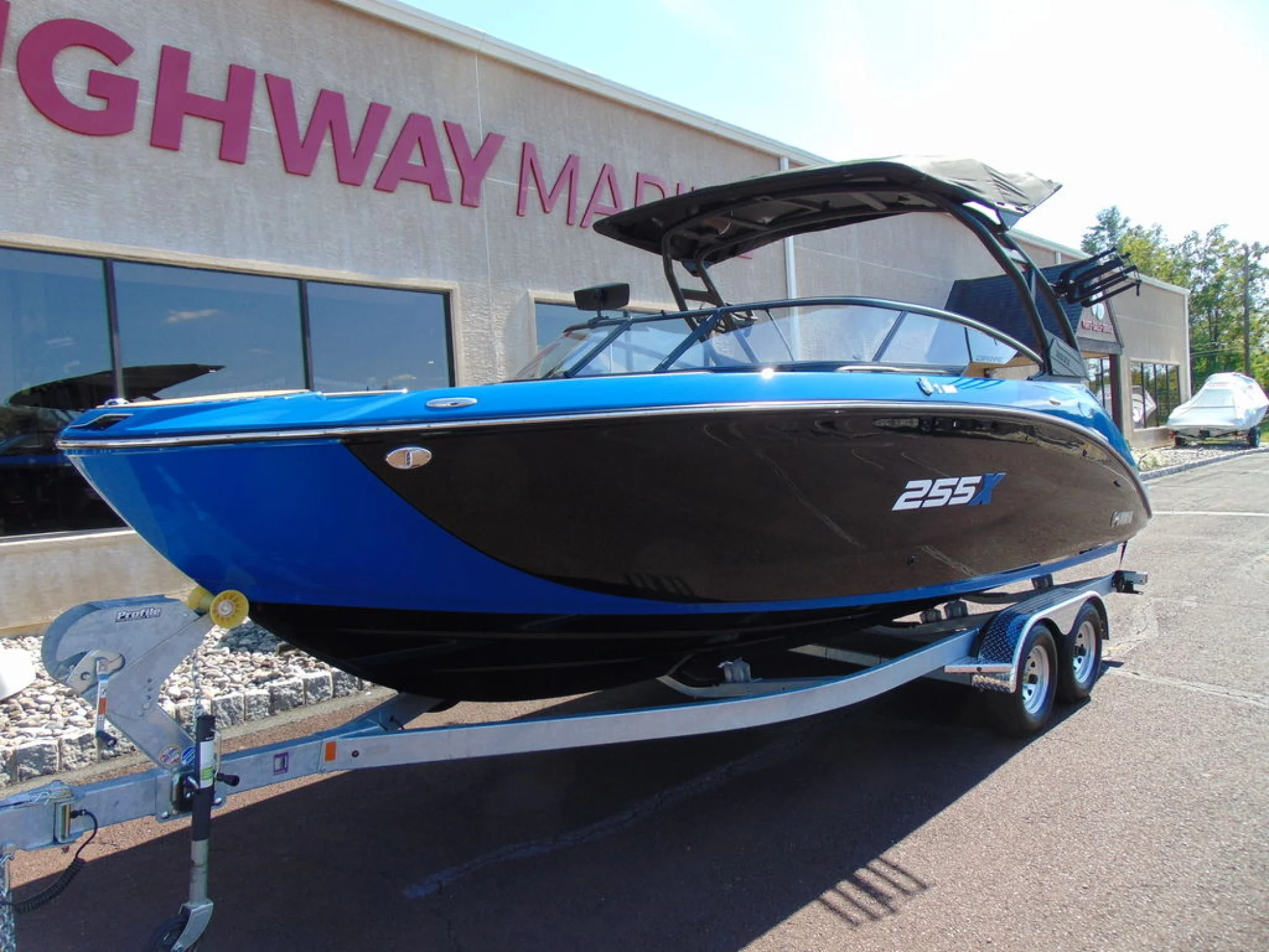 Yamaha 255XD - Image 2