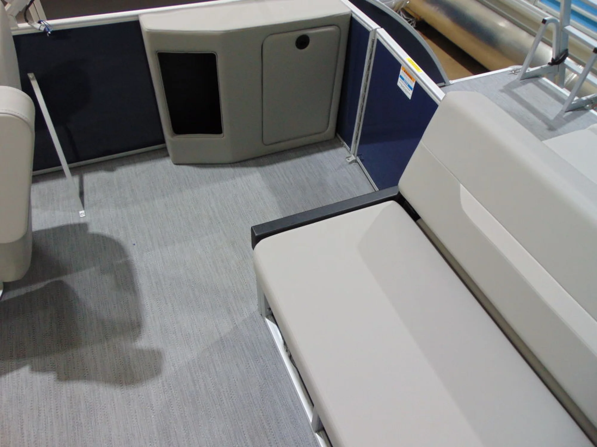 Godfrey Pontoons Sweetwater 2286 SFL Sport Tube 27 in. Package - Image 5