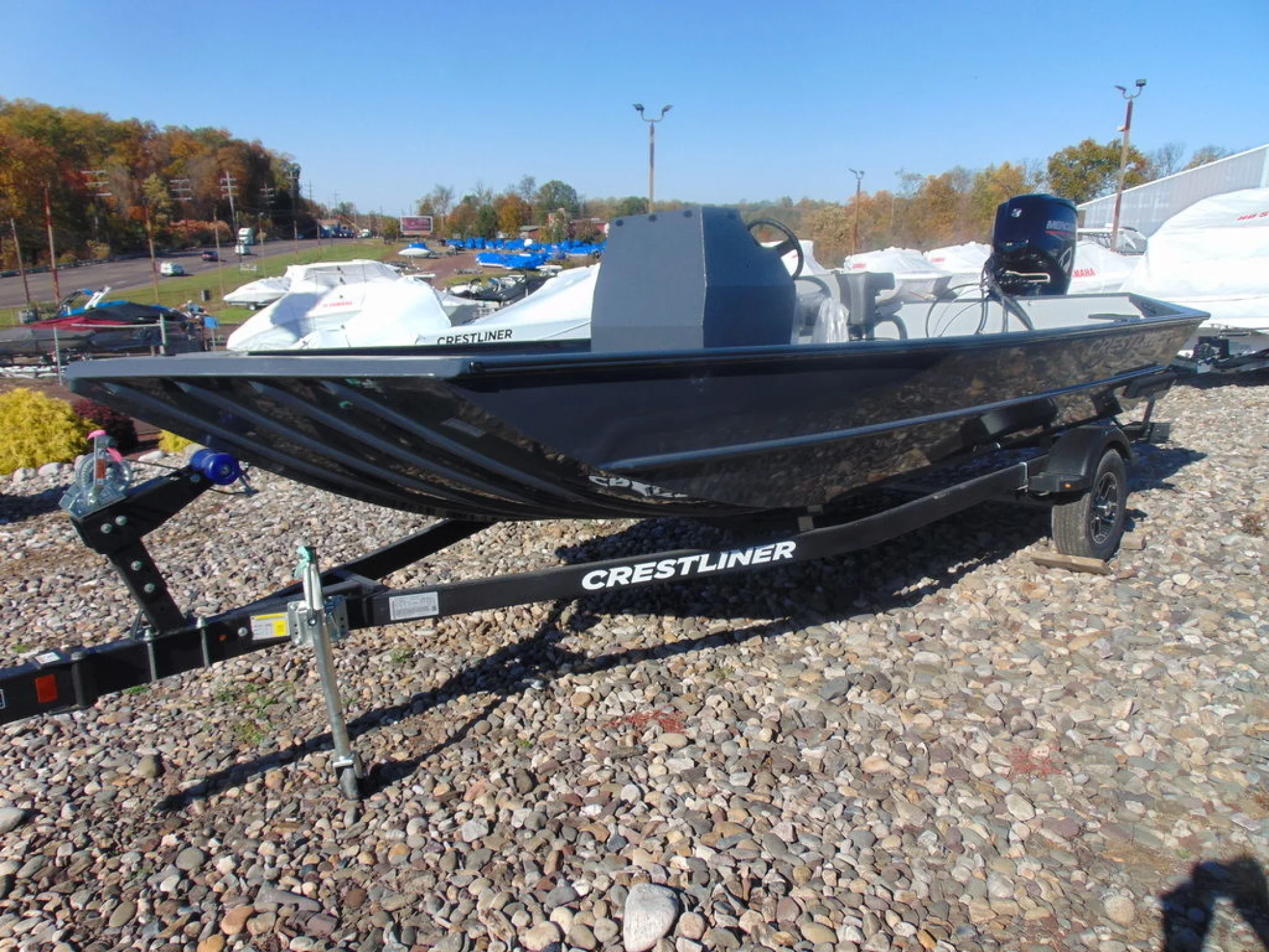 Crestliner 1870 Retriever FCC - Main Image