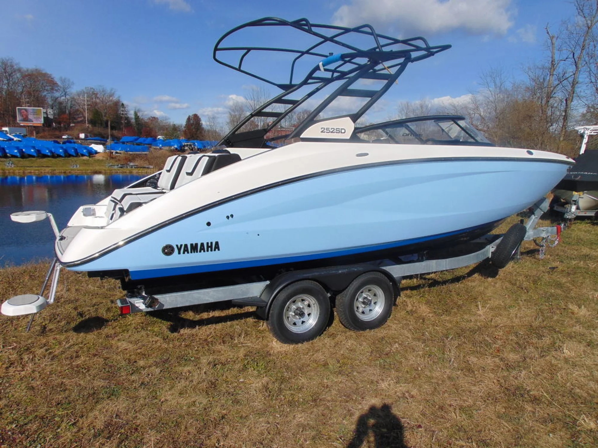 Yamaha Boats 252SD - Image 3