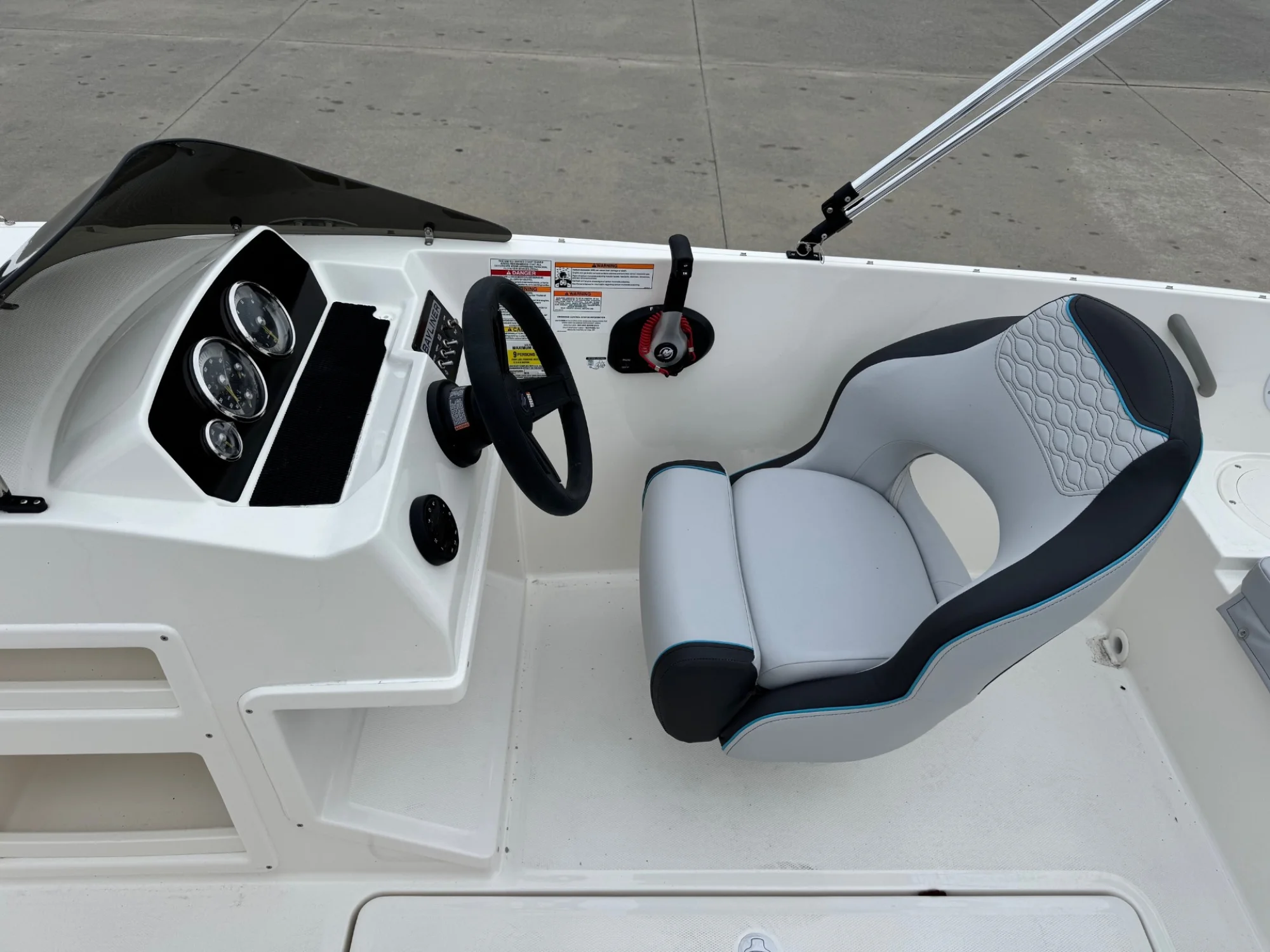 2026 Bayliner M19 Impulse Blue - Image 5