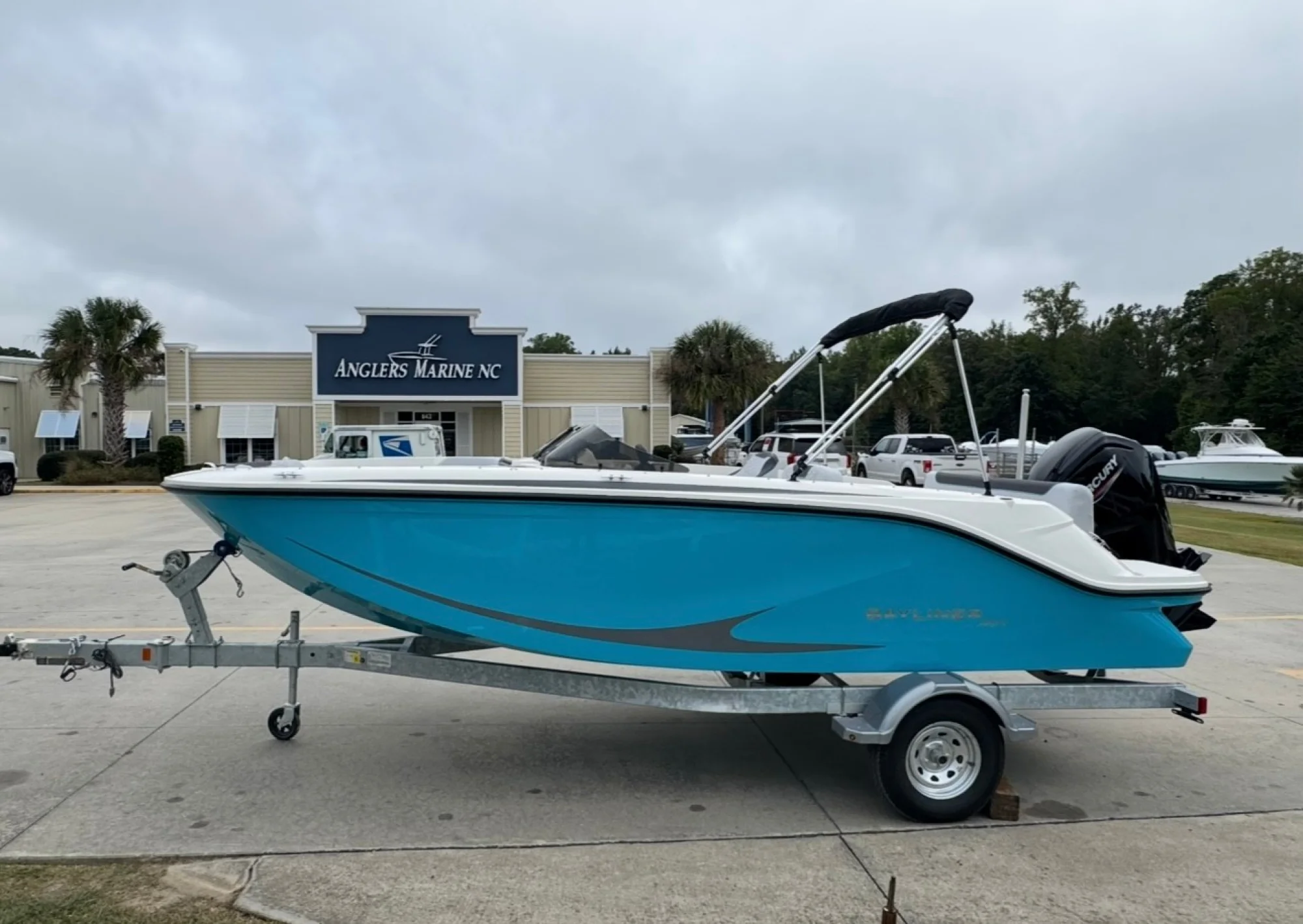 2026 Bayliner M19 Impulse Blue