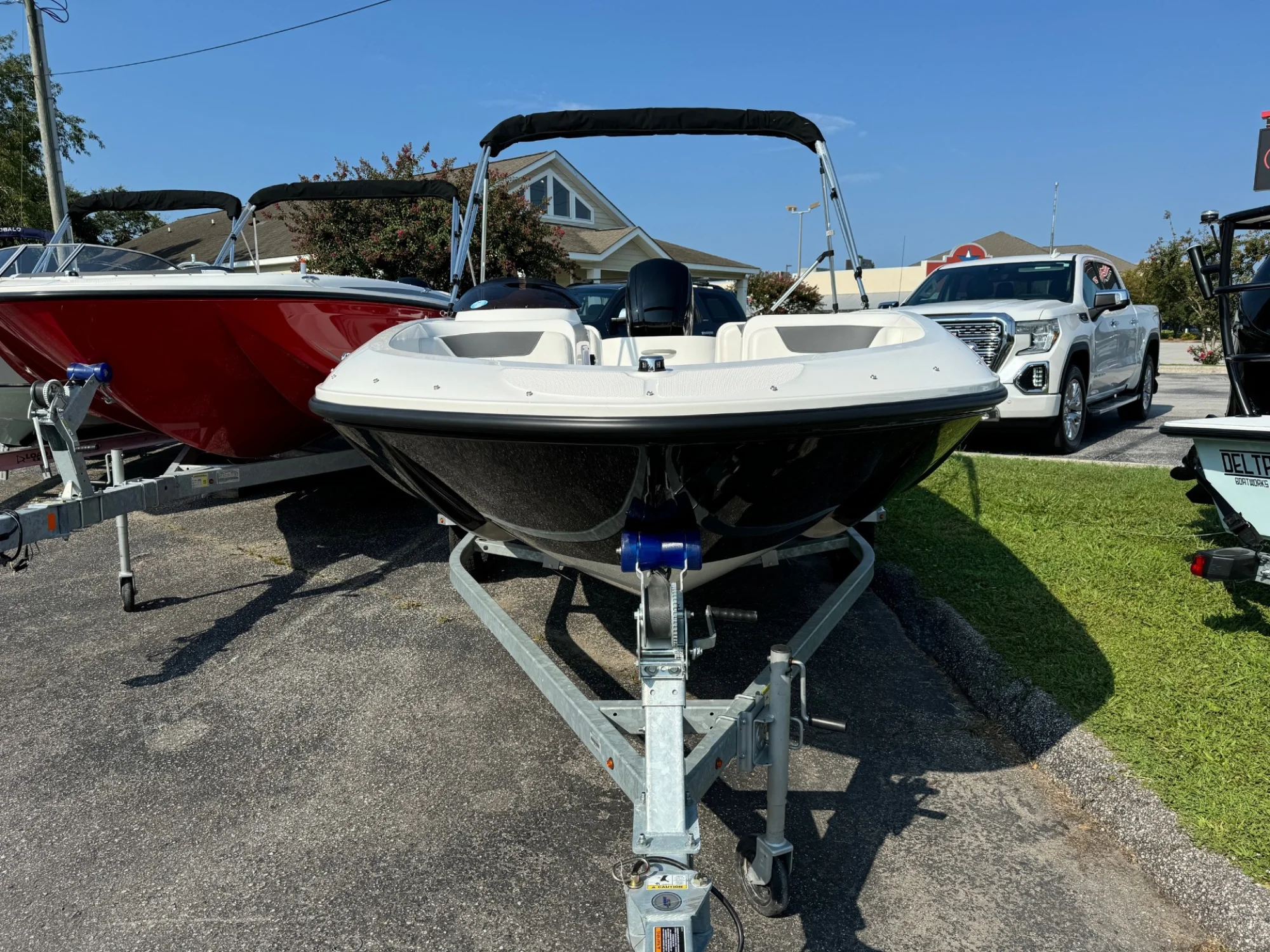 2025 Bayliner Element E16 White/Black - Image 3