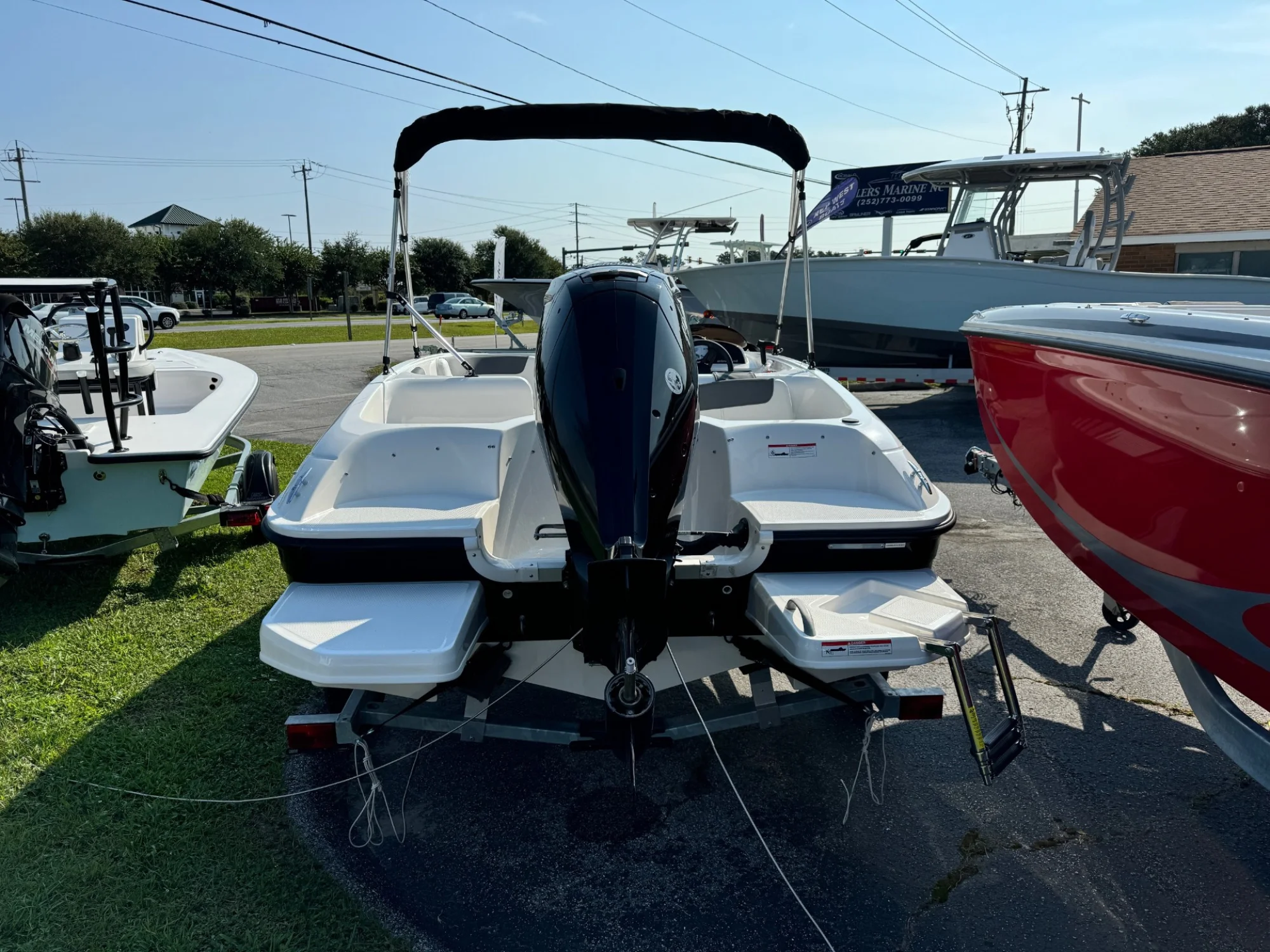 2025 Bayliner Element E16 White/Black - Image 4