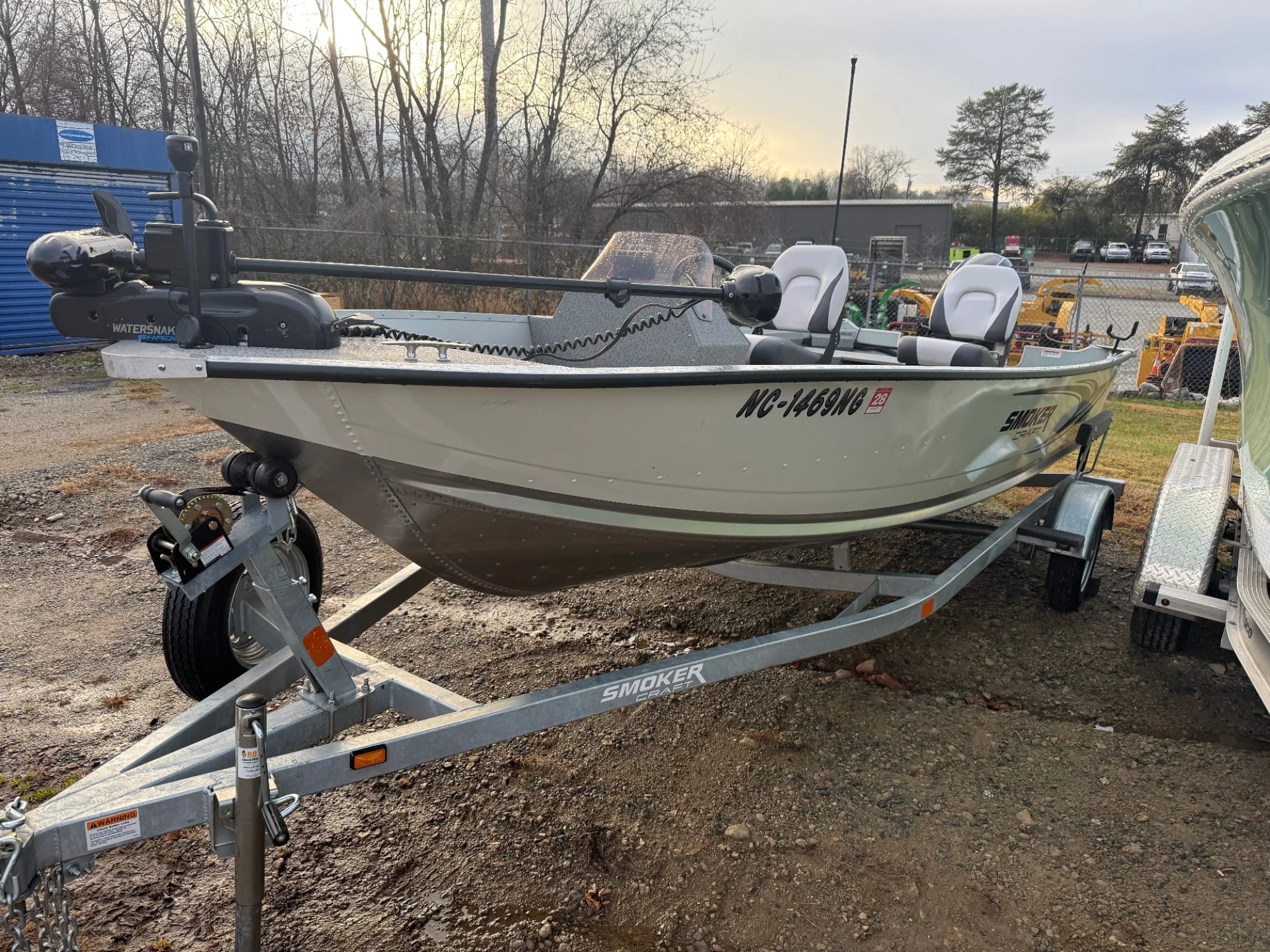 2025 Smoker Craft 16 Angler SC - Image 5