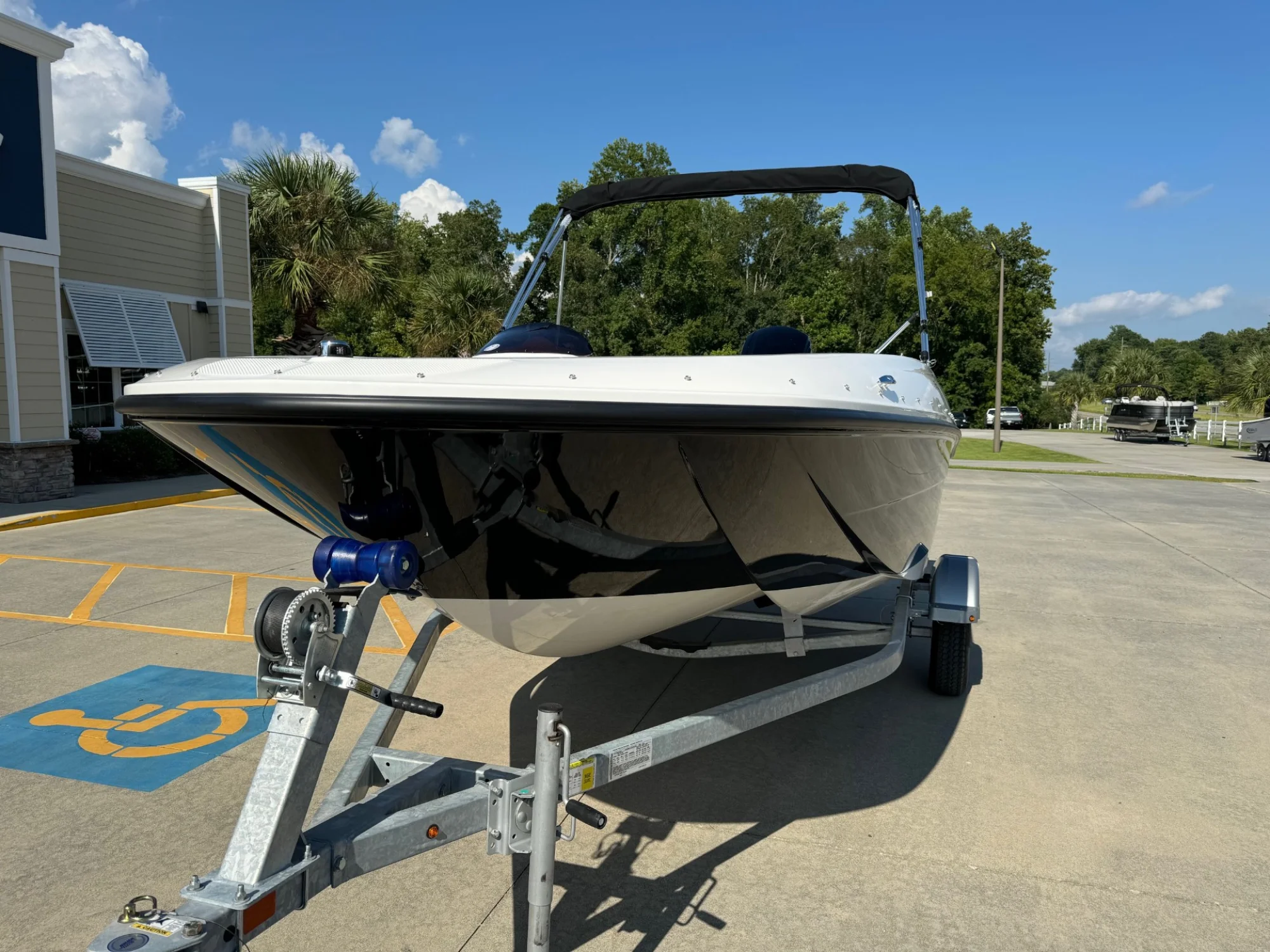 2026 Bayliner E16 Black/White - Image 2