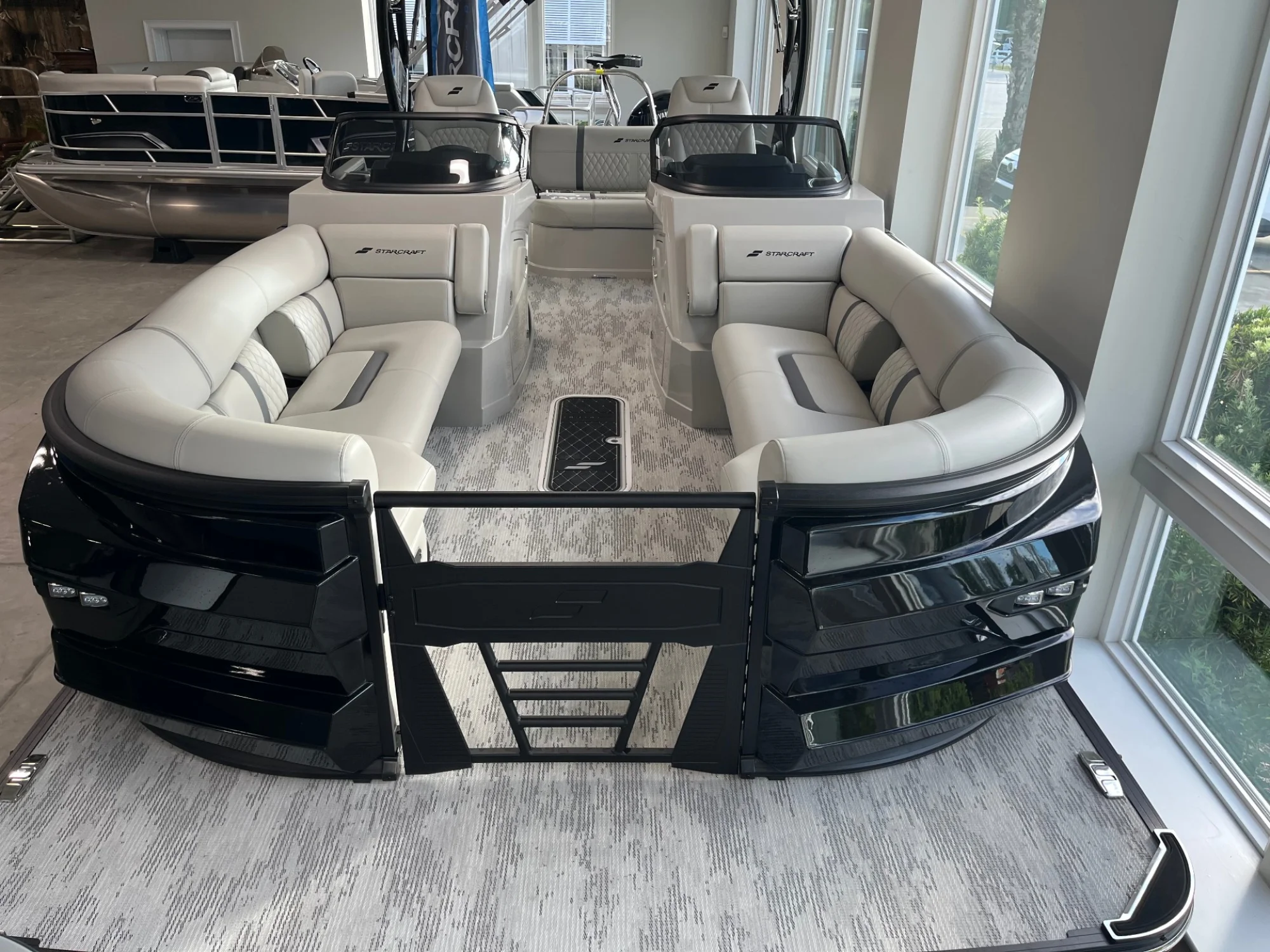 2026 Starcraft RX25 DL DC Metallic Black