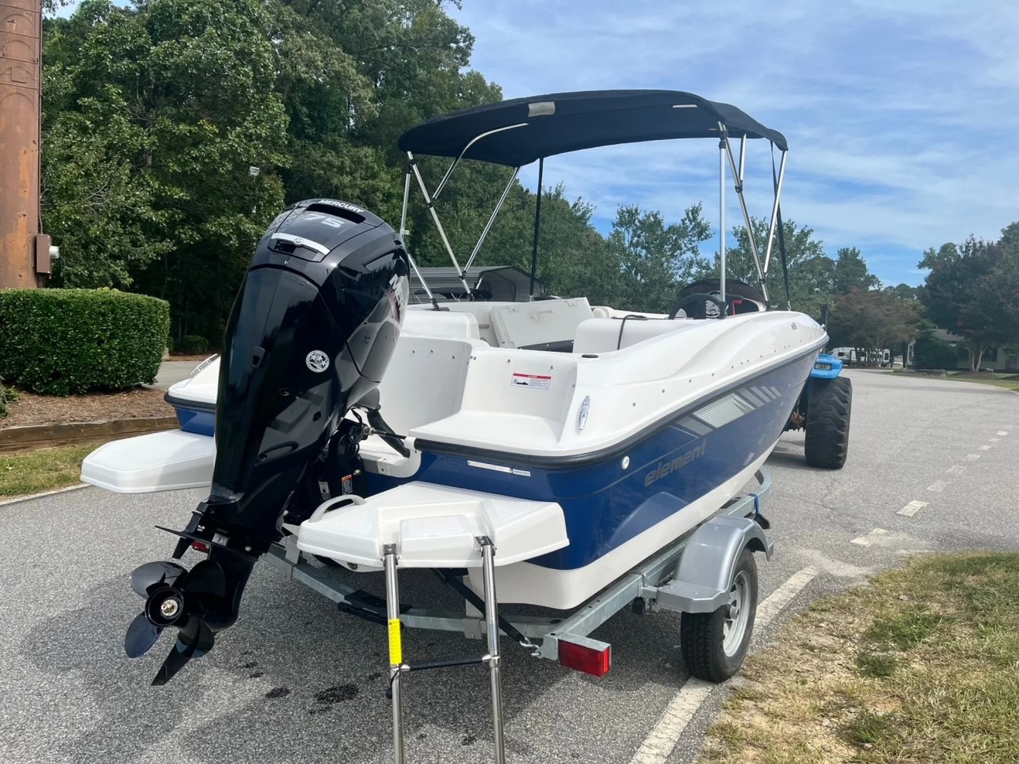 2026 Bayliner Element E16 Blue/White - Image 4