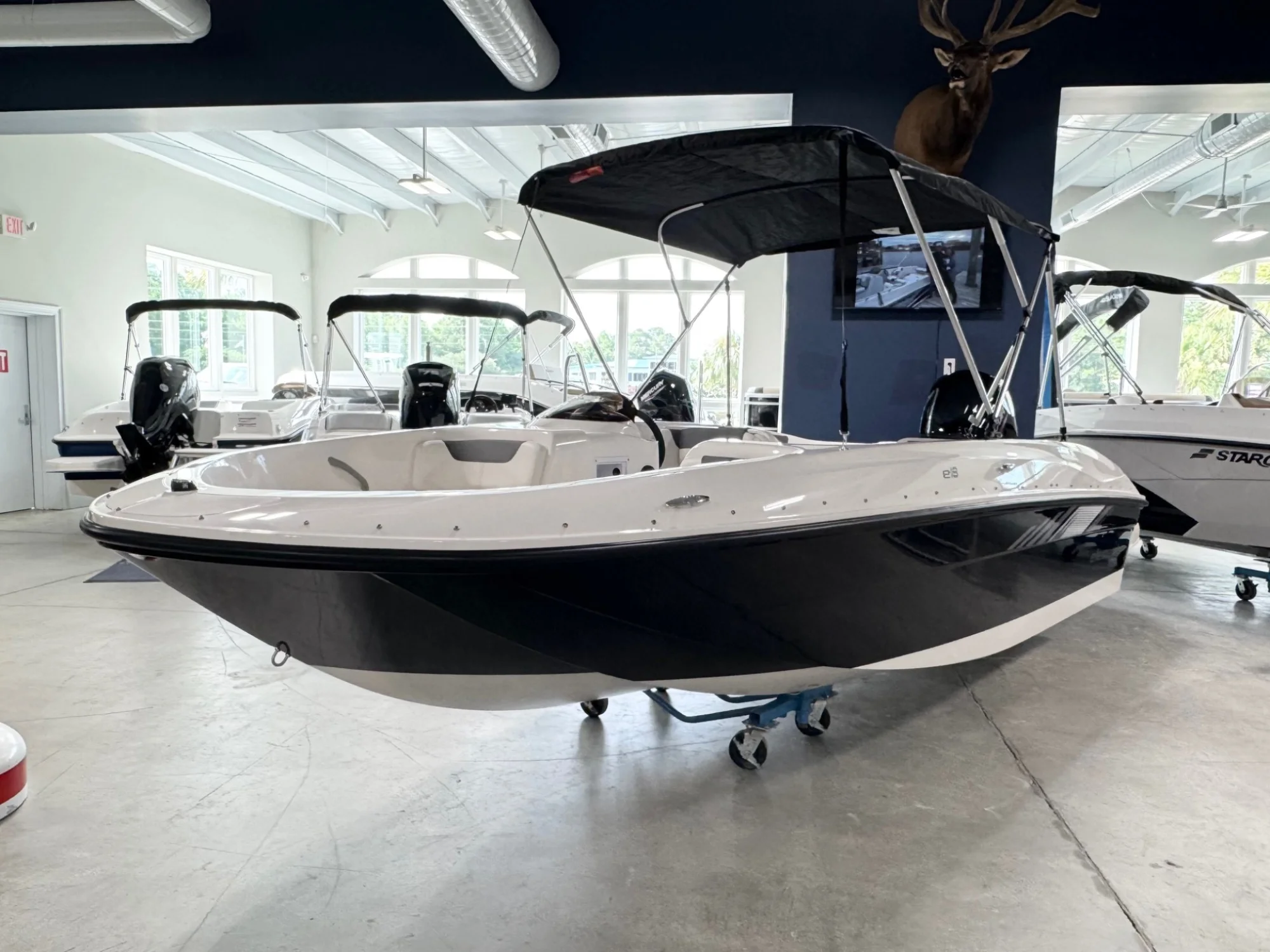 2026 Bayliner E18 Black/White - Image 2
