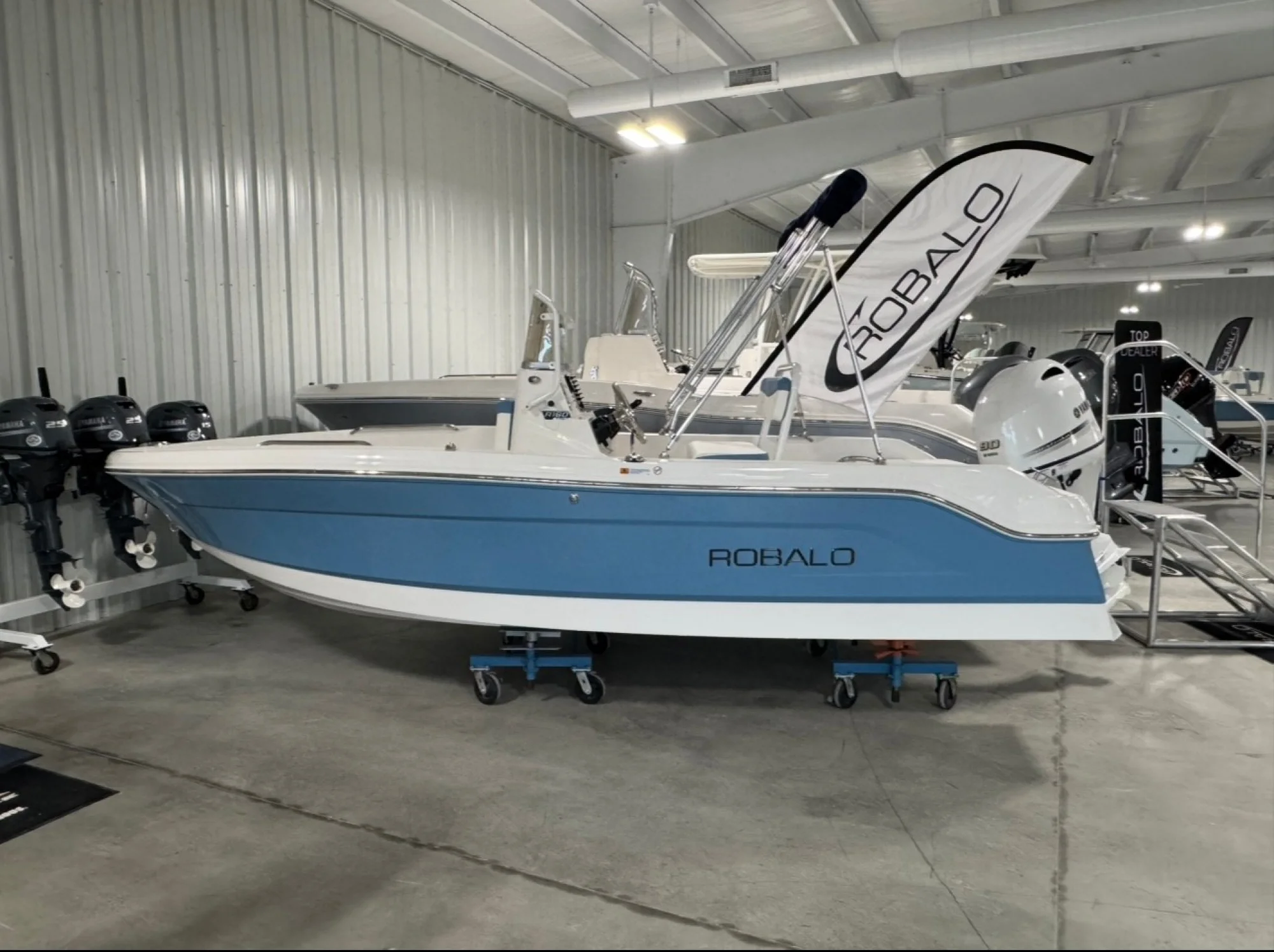 2026 Robalo R160 Atlas Blue