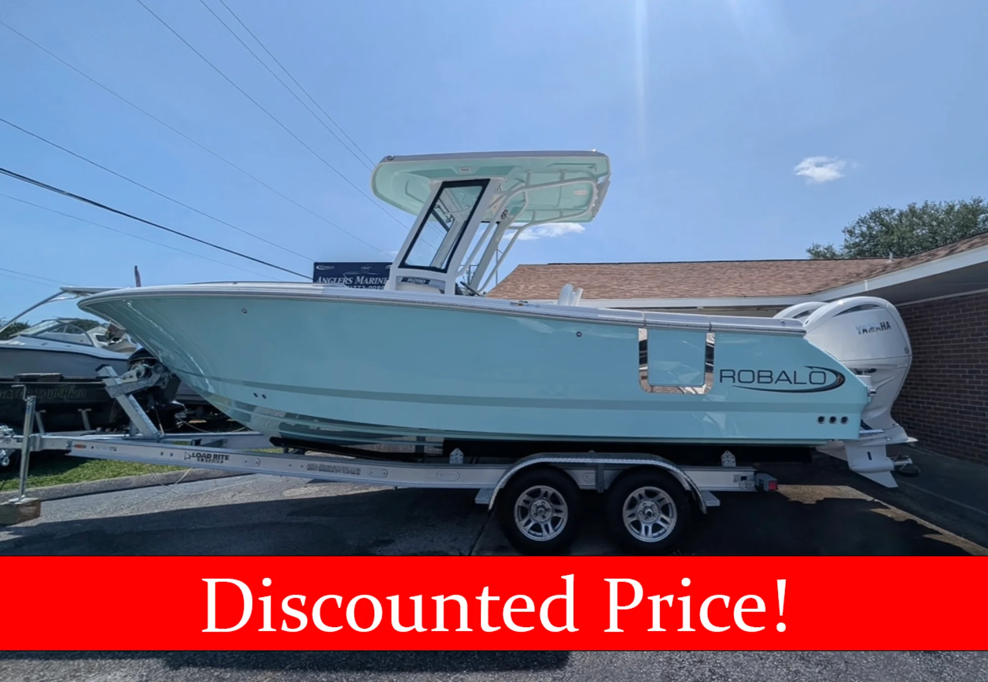 2025 Robalo R250 Seafoam