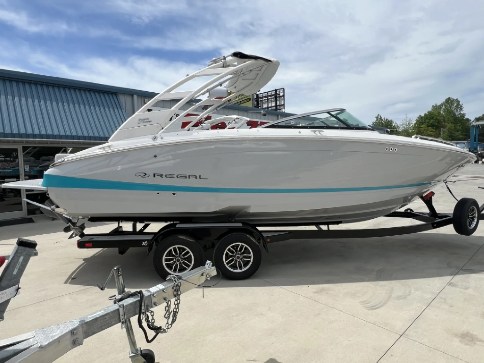 2025 27' Regal LS6 Surf Ultimate - Image 4