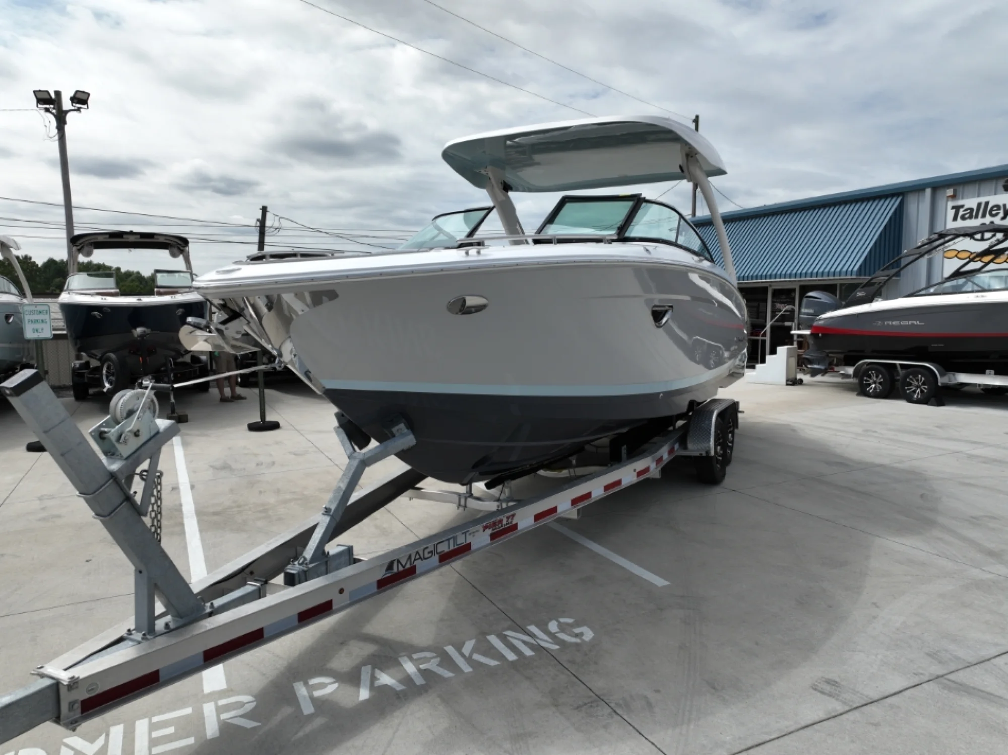 2025 29' Regal LS9 Ultimate - Image 5