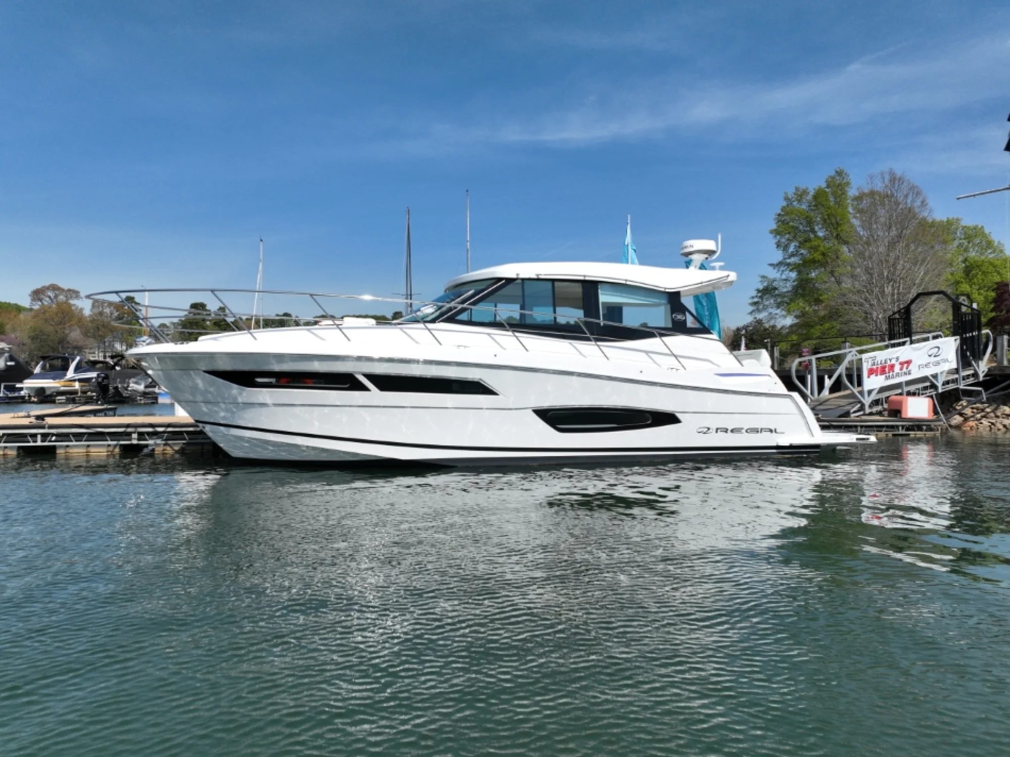 2025 38' Regal 38 Grande Coupe - Image 2