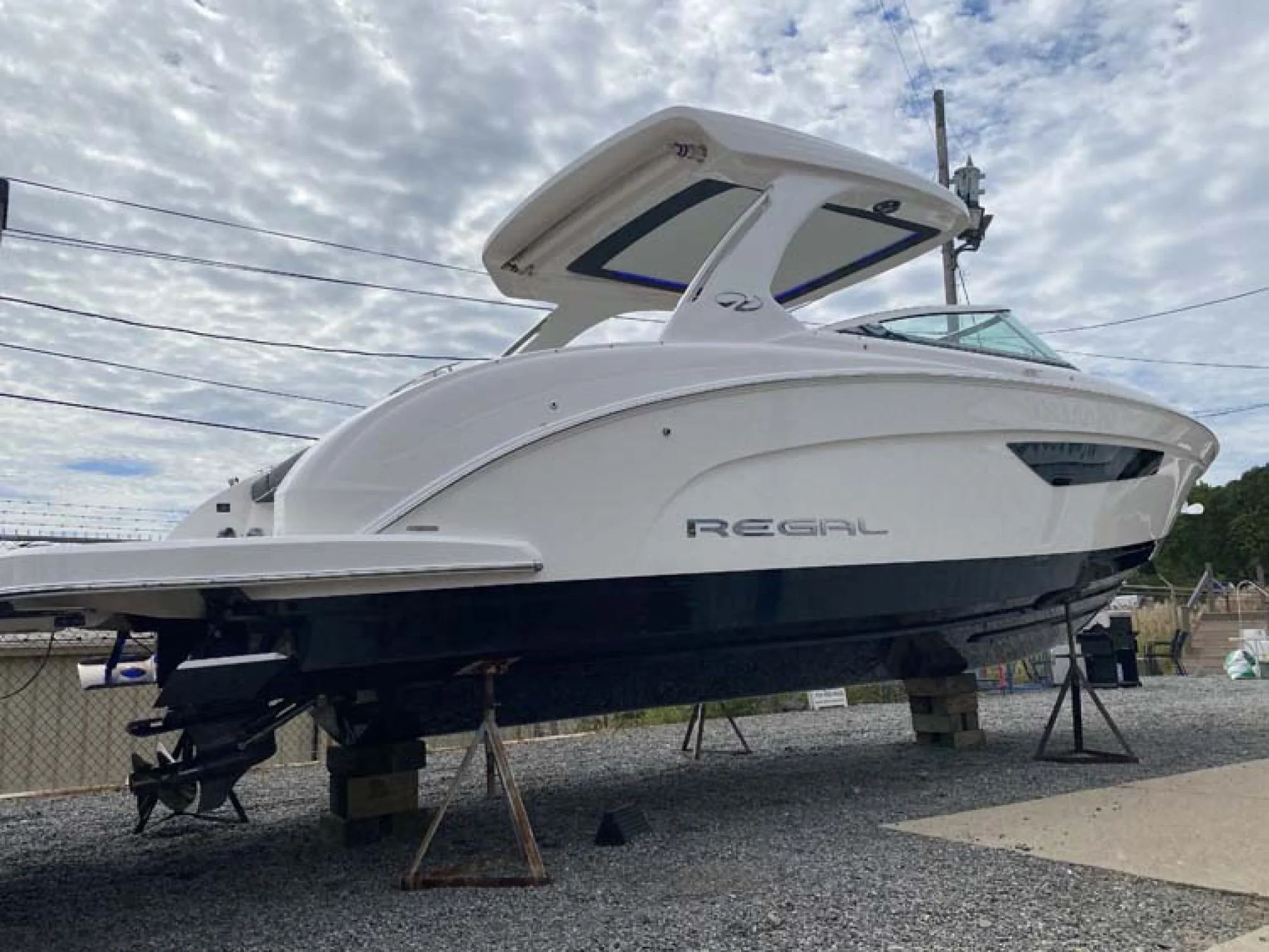 2020 Regal 3300 - Image 3