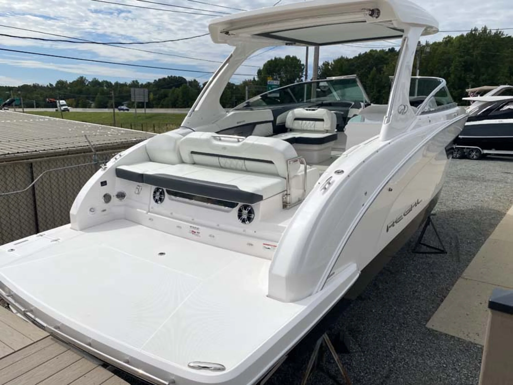 2020 Regal 3300 - Image 5