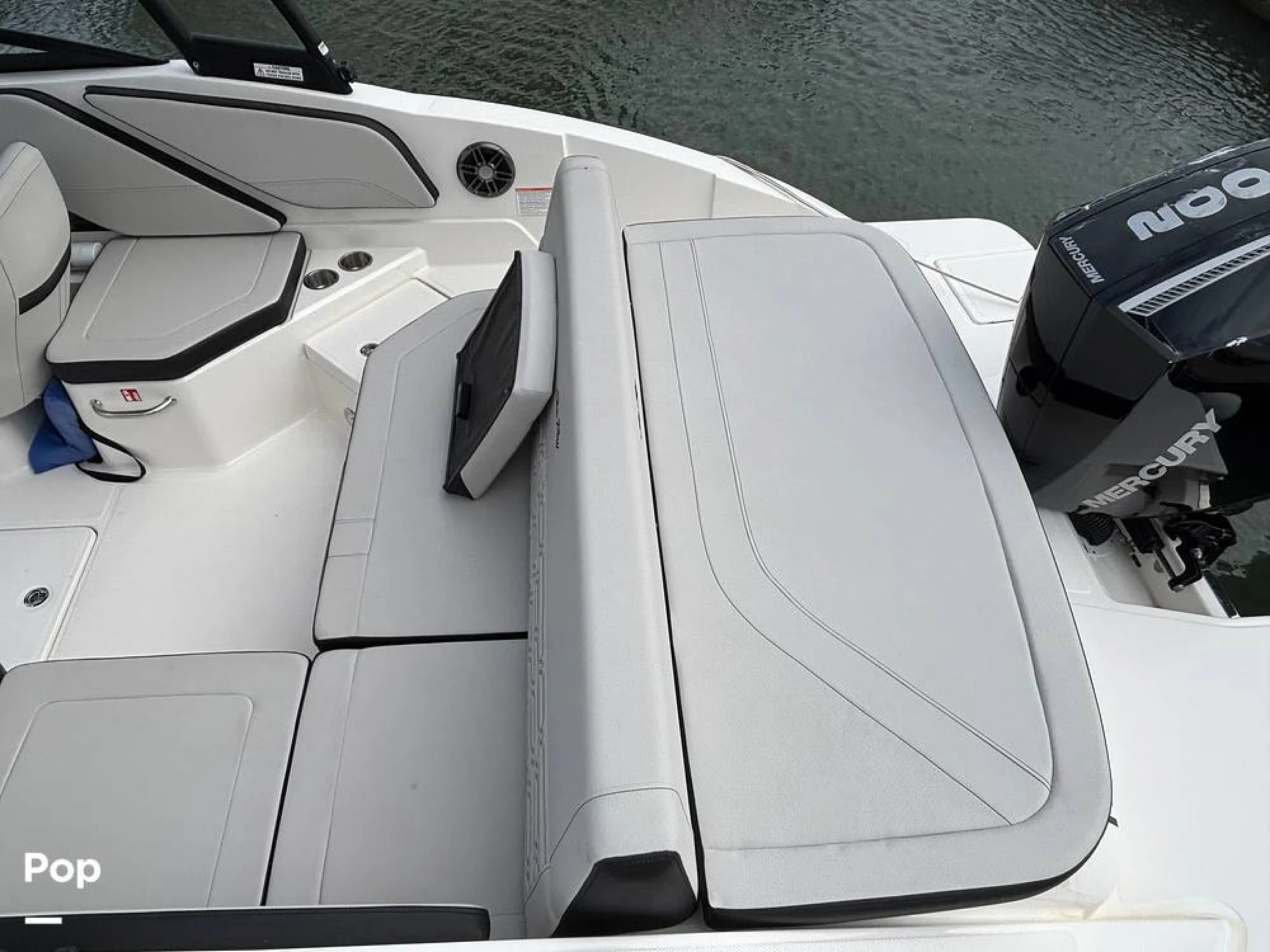 2025 Sea Ray SPX 210 OB - Image 5