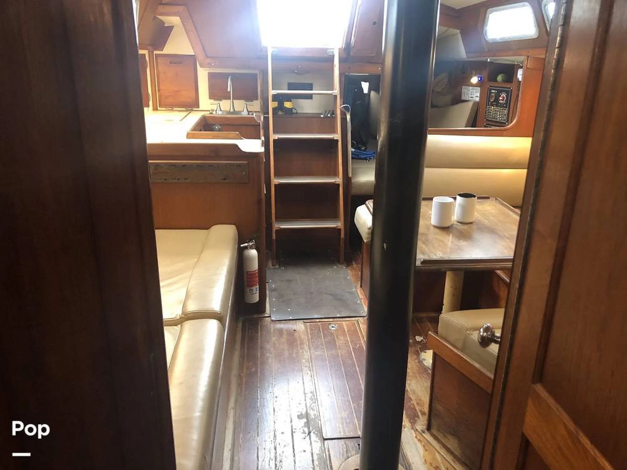 1983 Ericson Yachts 35-3 - Image 3