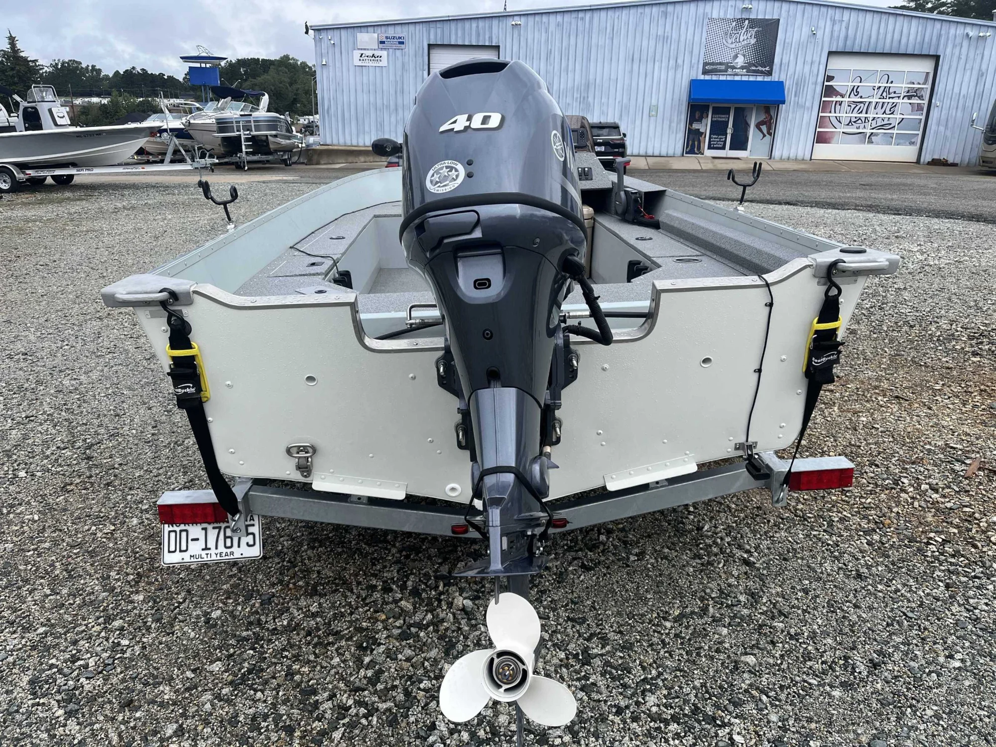 2025 Smoker Craft 16 Angler SC - Image 4