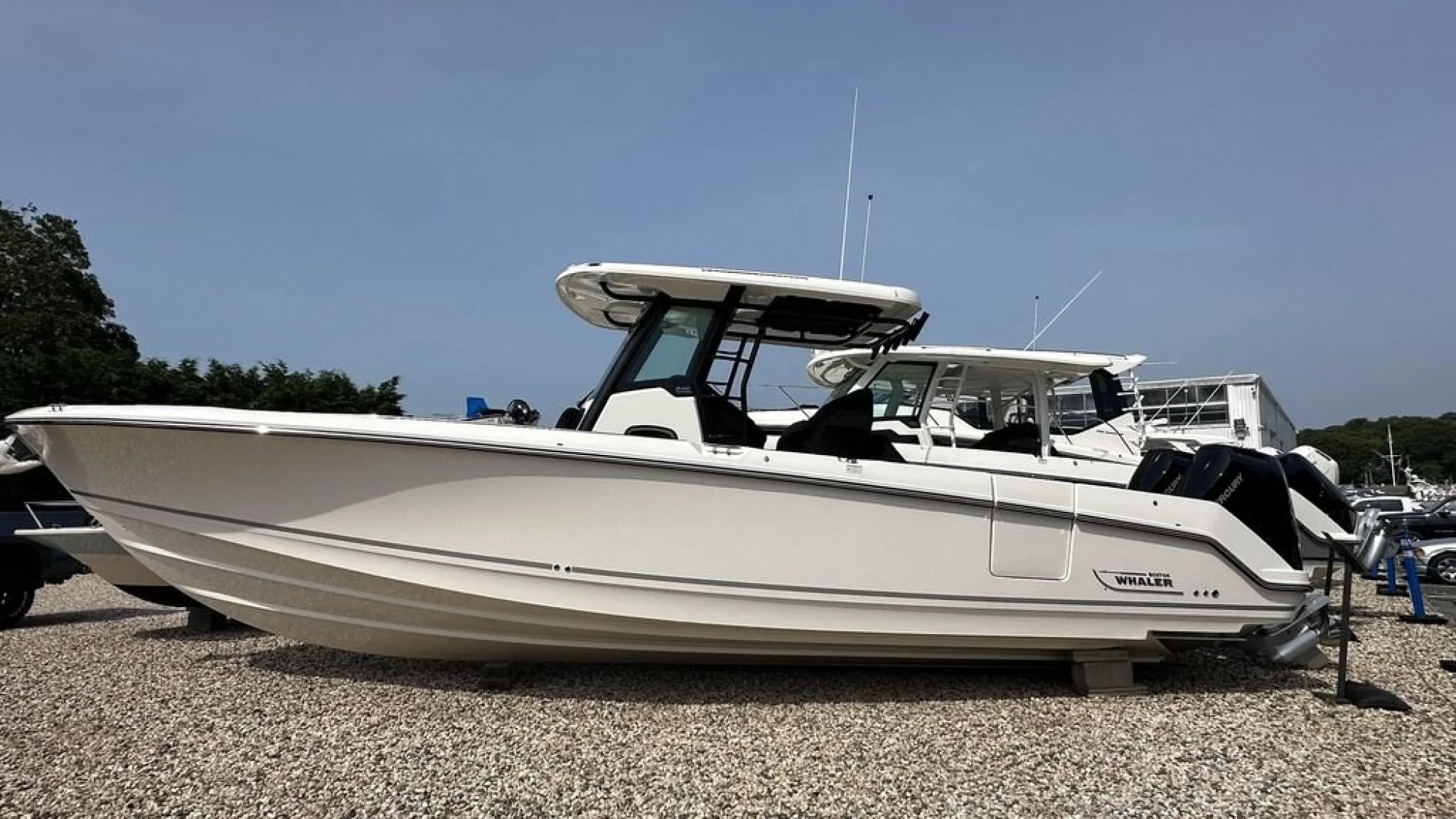 Boston Whaler 330 Outrage - Main Image