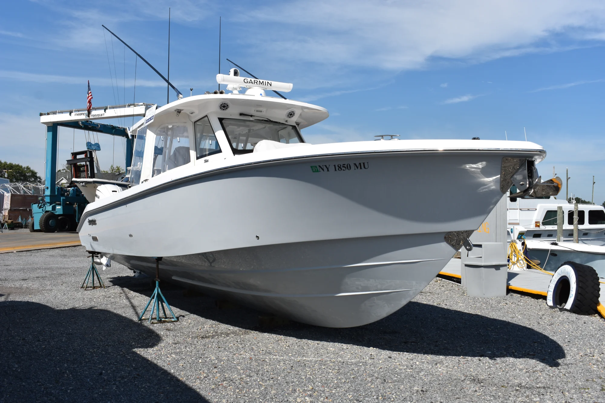 2024 Everglades 395CC - Image 4