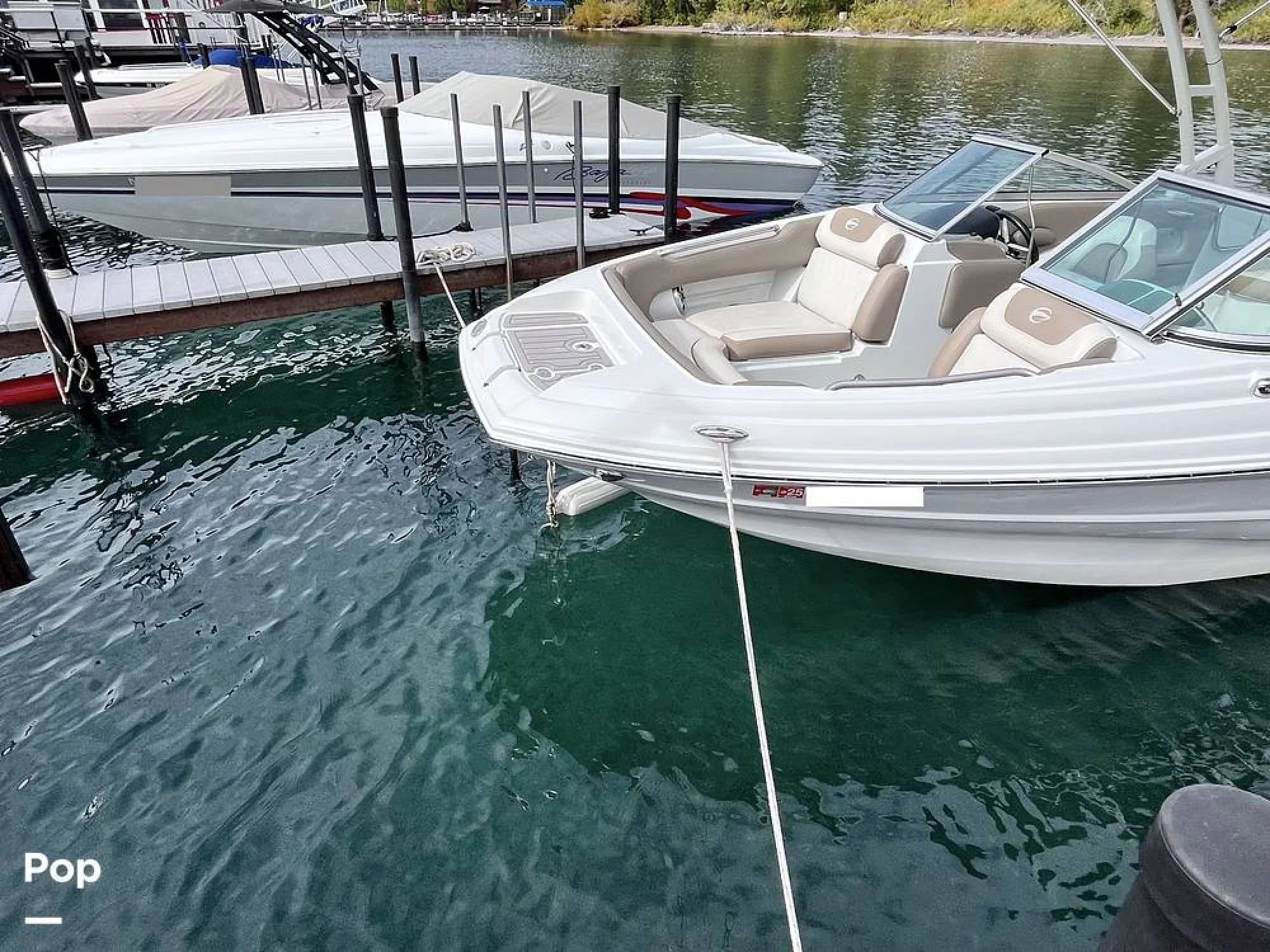 2022 Crownline E215XS - Image 3