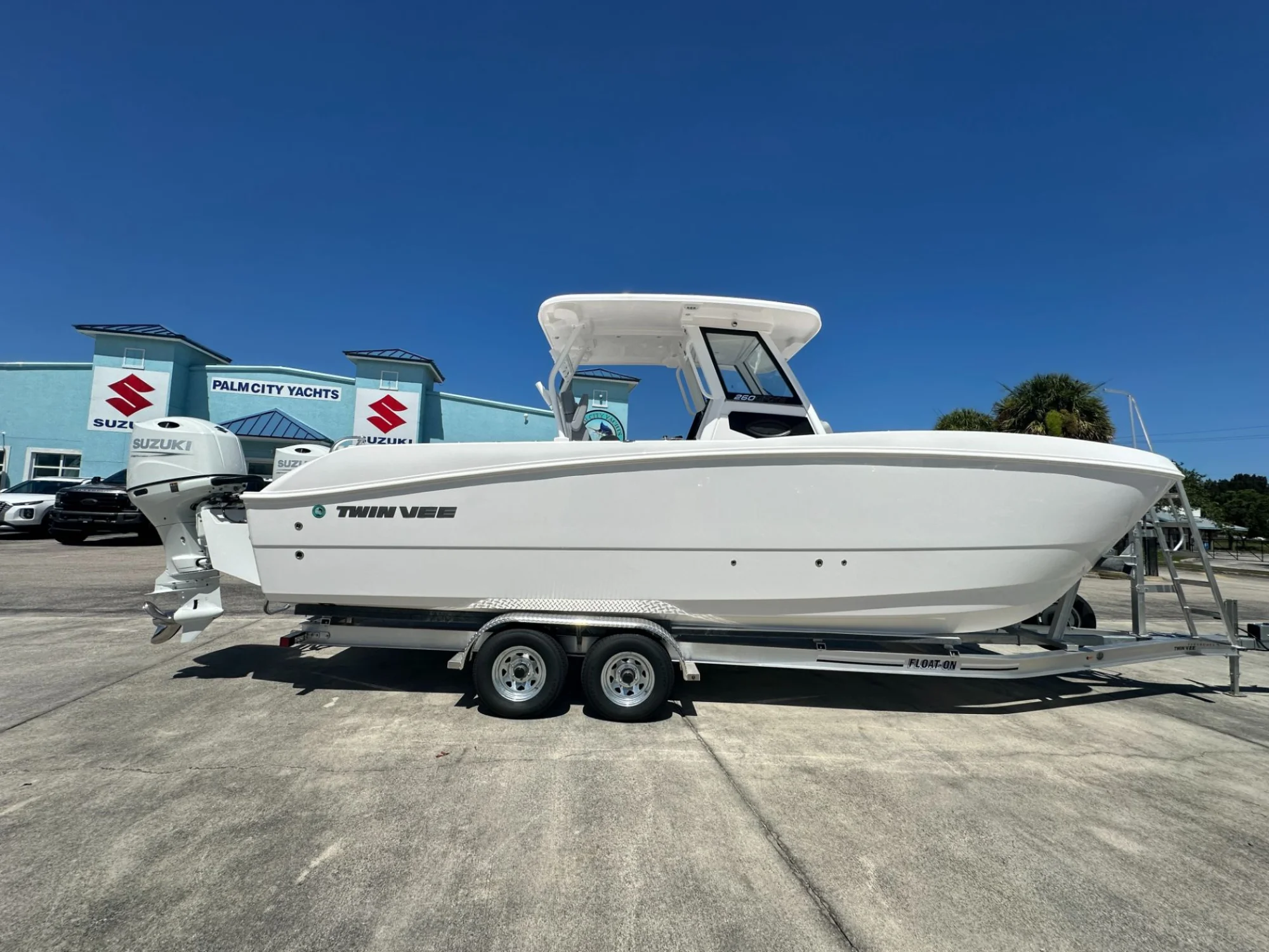 2025 Twin Vee 260 GFXV2 - Image 2