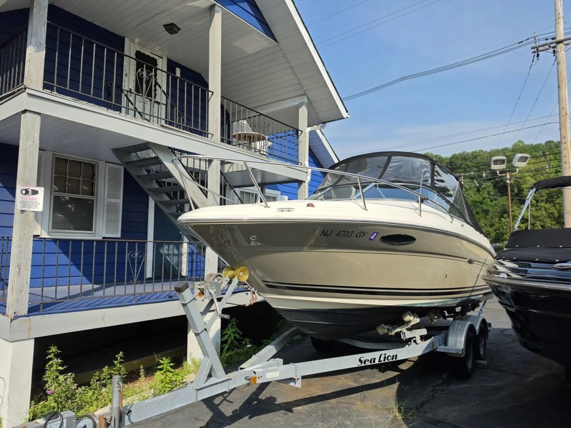 2006 Sea Ray 215 Weekender - Image 2