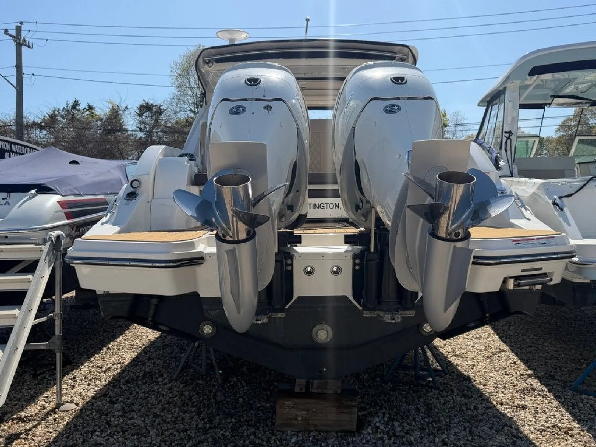 Sea Ray SLX 350 Outboard - Image 4