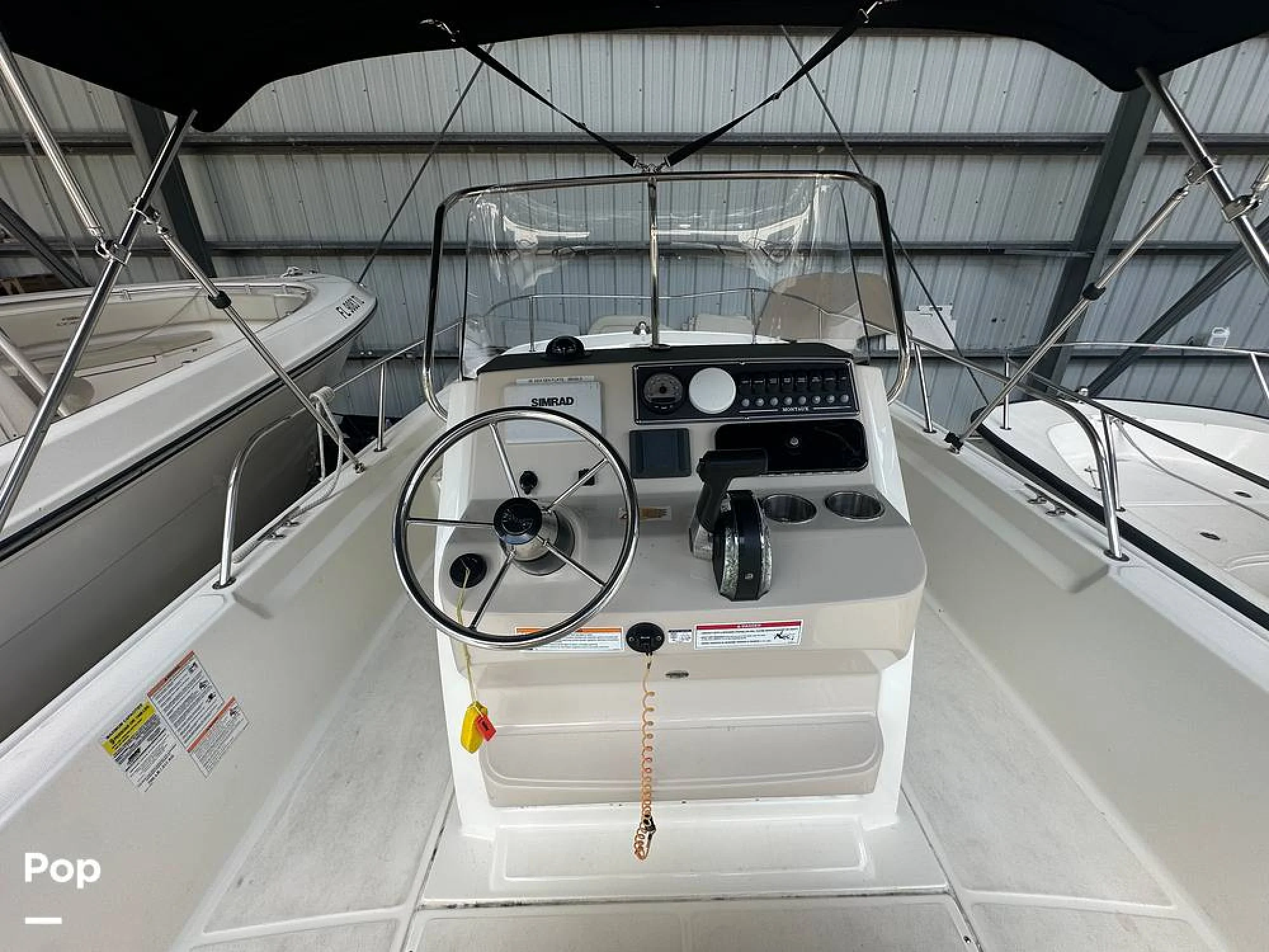 2024 Boston Whaler 210 Montauk - Image 2
